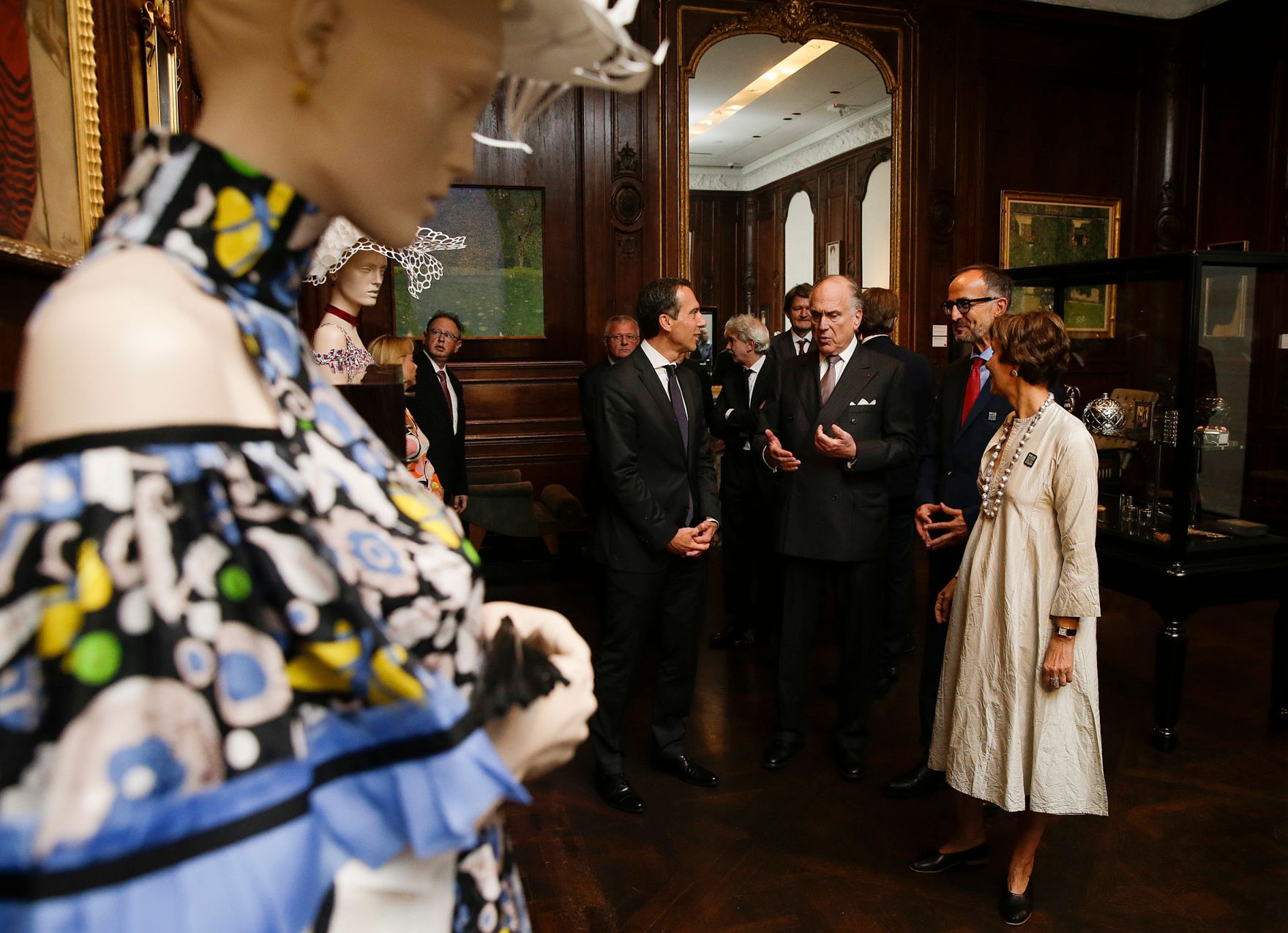 Am 20. September 2016 nahm Bundeskanzler Christian Kern (l.) am Gipfeltreffen der Vereinten Nationen zu Flucht und Migration in New York teil. Im Bild beim Besuch im Museum "Neue Galerie New York".