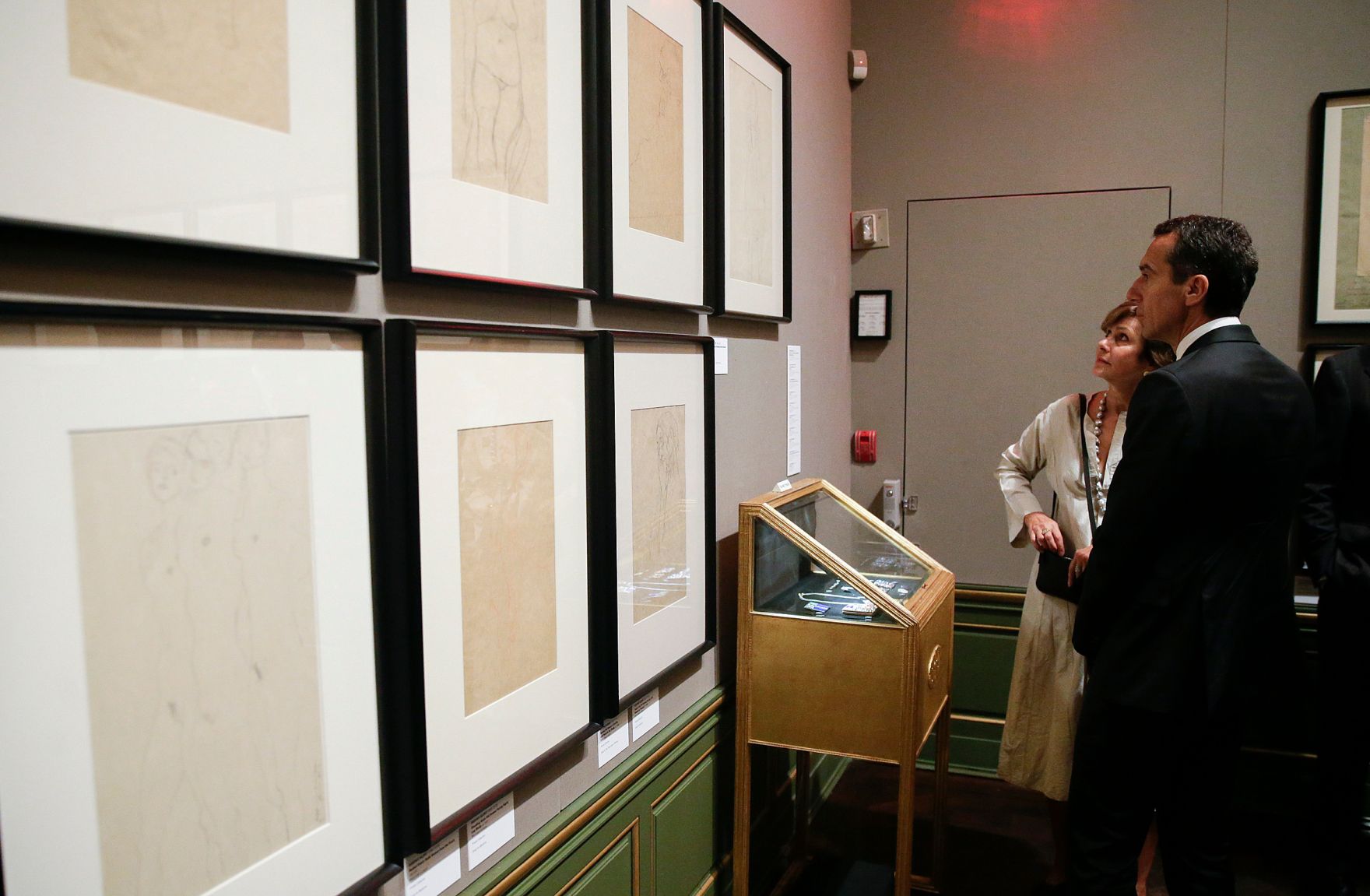 Am 20. September 2016 nahm Bundeskanzler Christian Kern am Gipfeltreffen der Vereinten Nationen zu Flucht und Migration in New York teil. Im Bild beim Besuch im Museum "Neue Galerie New York".