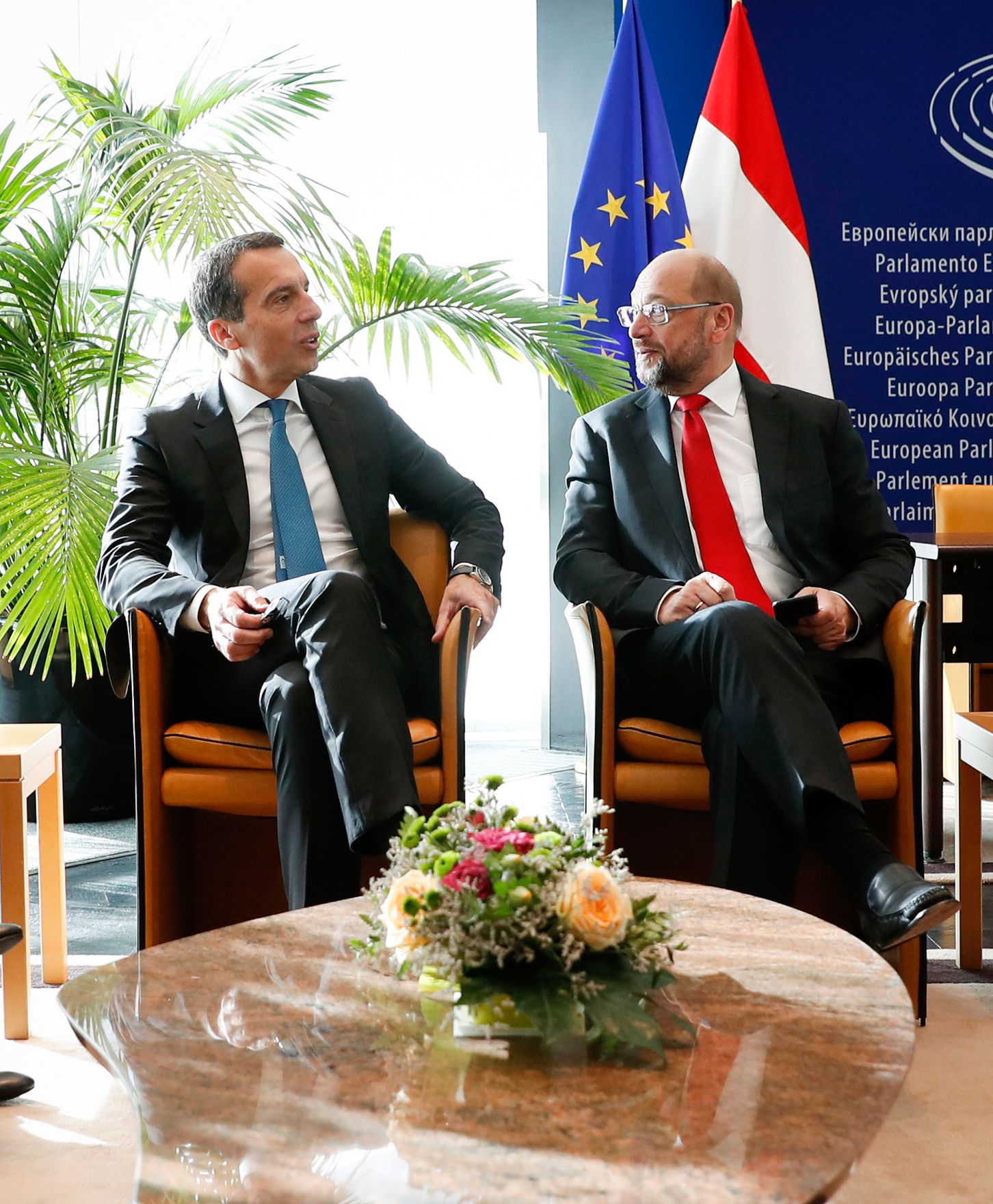 Am 5. Oktober 2016 traf Bundeskanzler Christian Kern (l.) den Pr&auml;sidenten des Europ&auml;ischen Parlamentes Martin Schulz (r.) zu einem Arbeitsgespr&auml;ch in Stra&szlig;burg.