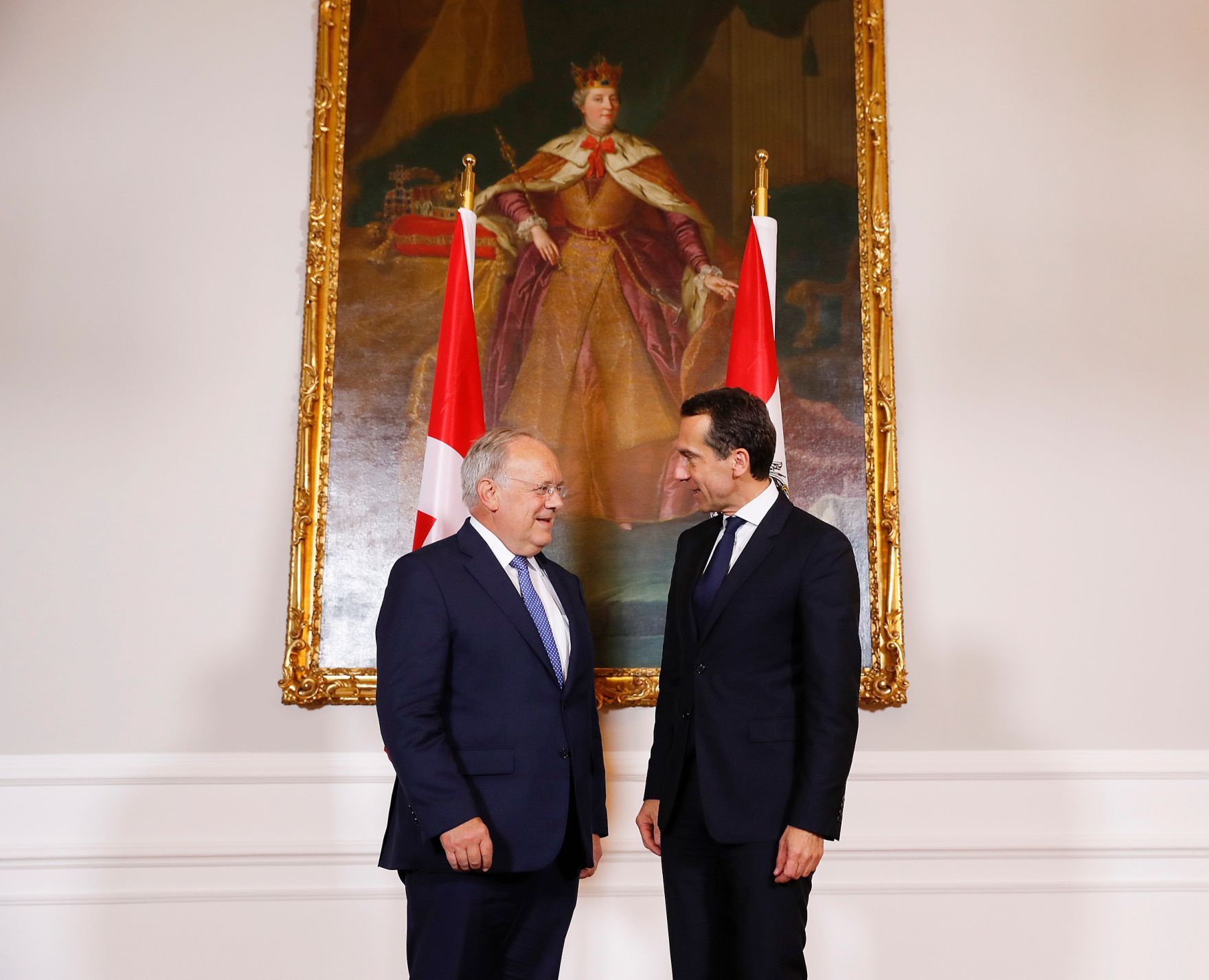Am 13. Oktober 2016 empfing Bundeskanzler Christian Kern (r.) den Bundespr&auml;sidenten der Schweizer Eidgenossenschaft Johann Schneider-Ammann (l.) zu einem Arbeitsgespr&auml;ch im Bundeskanzleramt.