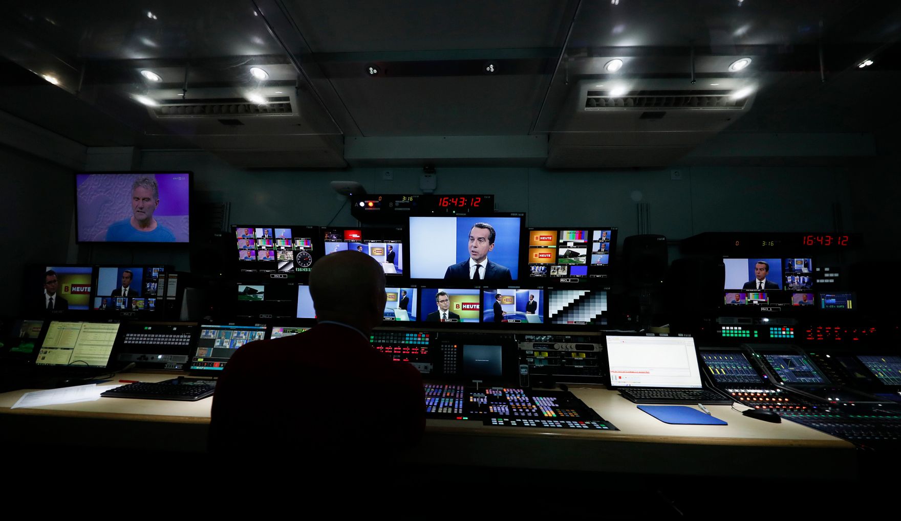 Am 18. Oktober 2016 besuchte Bundeskanzler Christian Kern das Bundesland Burgenland. Im Bild beim Interview mit "Burgenland heute".