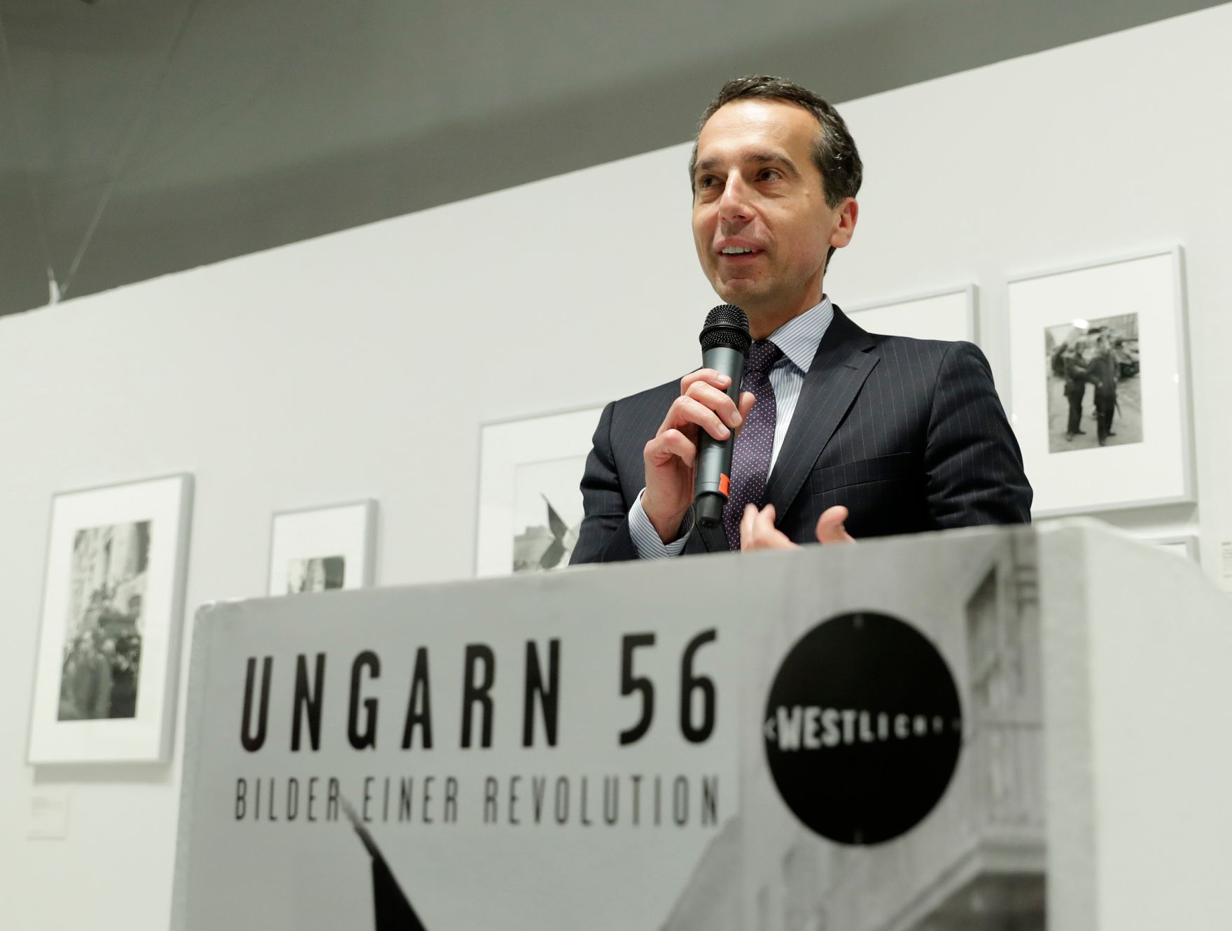 Am 19. Oktober 2016 er&ouml;ffnete Bundeskanzler Christian Kern die Ausstellung Ungarn 56 im Westlicht.