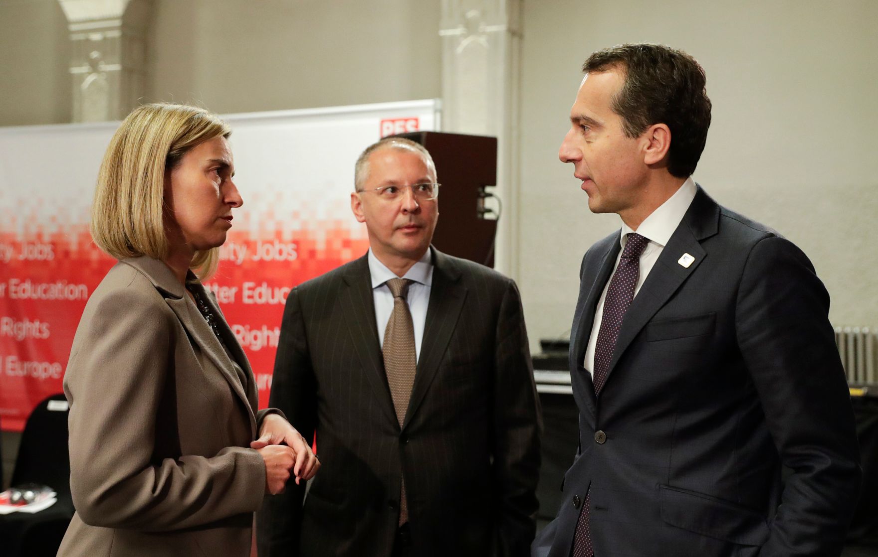 Von 20. bis 21. Oktober 2016 fand in Br&uuml;ssel der Europ&auml;ische Rat der Staats- und Regierungschefs statt. Im Bild Bundeskanzler Christian Kern (r.) mit der Hohen Vertreterin der EU f&uuml;r Au&szlig;en- und Sicherheitspolitik Federica Mogherini (l.).