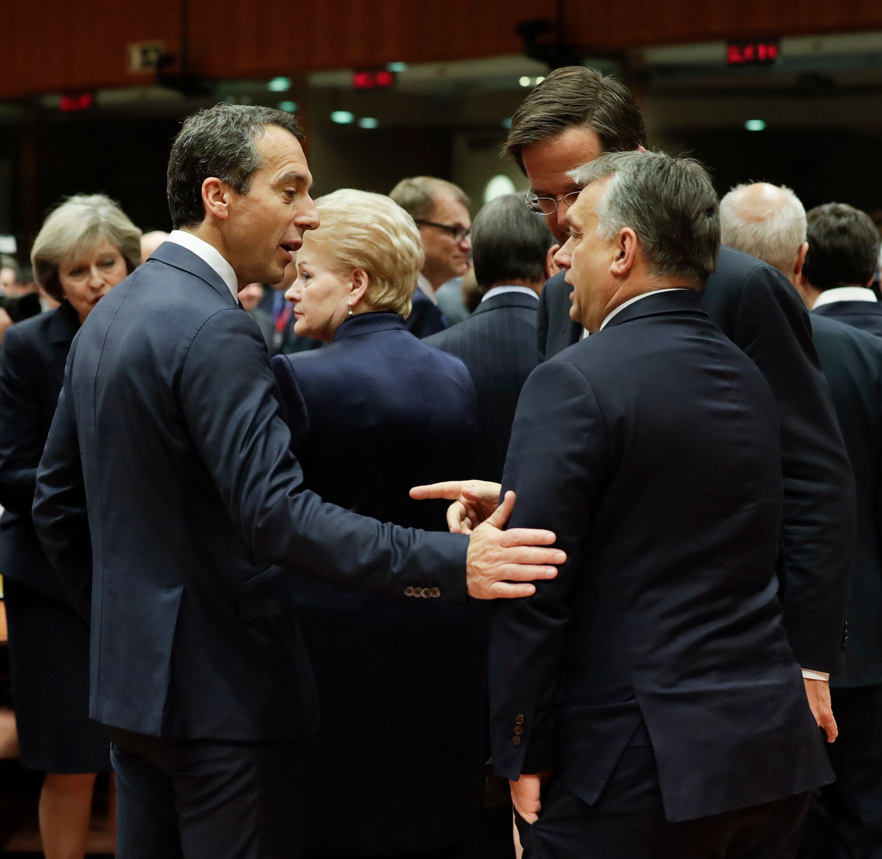 Von 20. bis 21. Oktober 2016 fand in Br&uuml;ssel der Europ&auml;ische Rat der Staats- und Regierungschefs statt. Im Bild Bundeskanzler Christian Kern (l.) mit dem ungarischen Ministerpr&auml;sidenten Viktor Orban (r.).