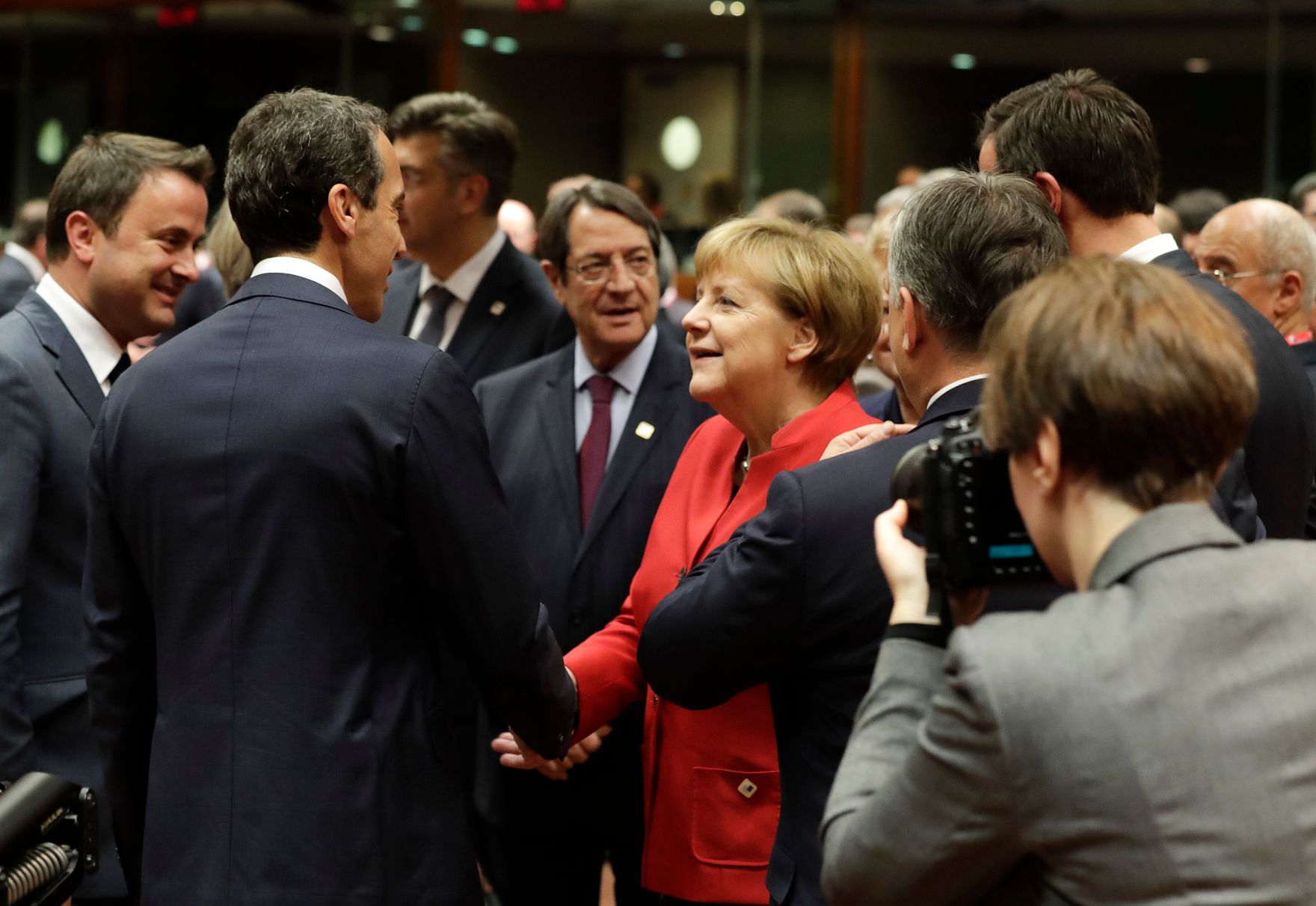 Von 20. bis 21. Oktober 2016 fand in Br&uuml;ssel der Europ&auml;ische Rat der Staats- und Regierungschefs statt. Im Bild Bundeskanzler Christian Kern (l.) mit der deutschen Bundeskanzlerin Angela Merkel (r.).