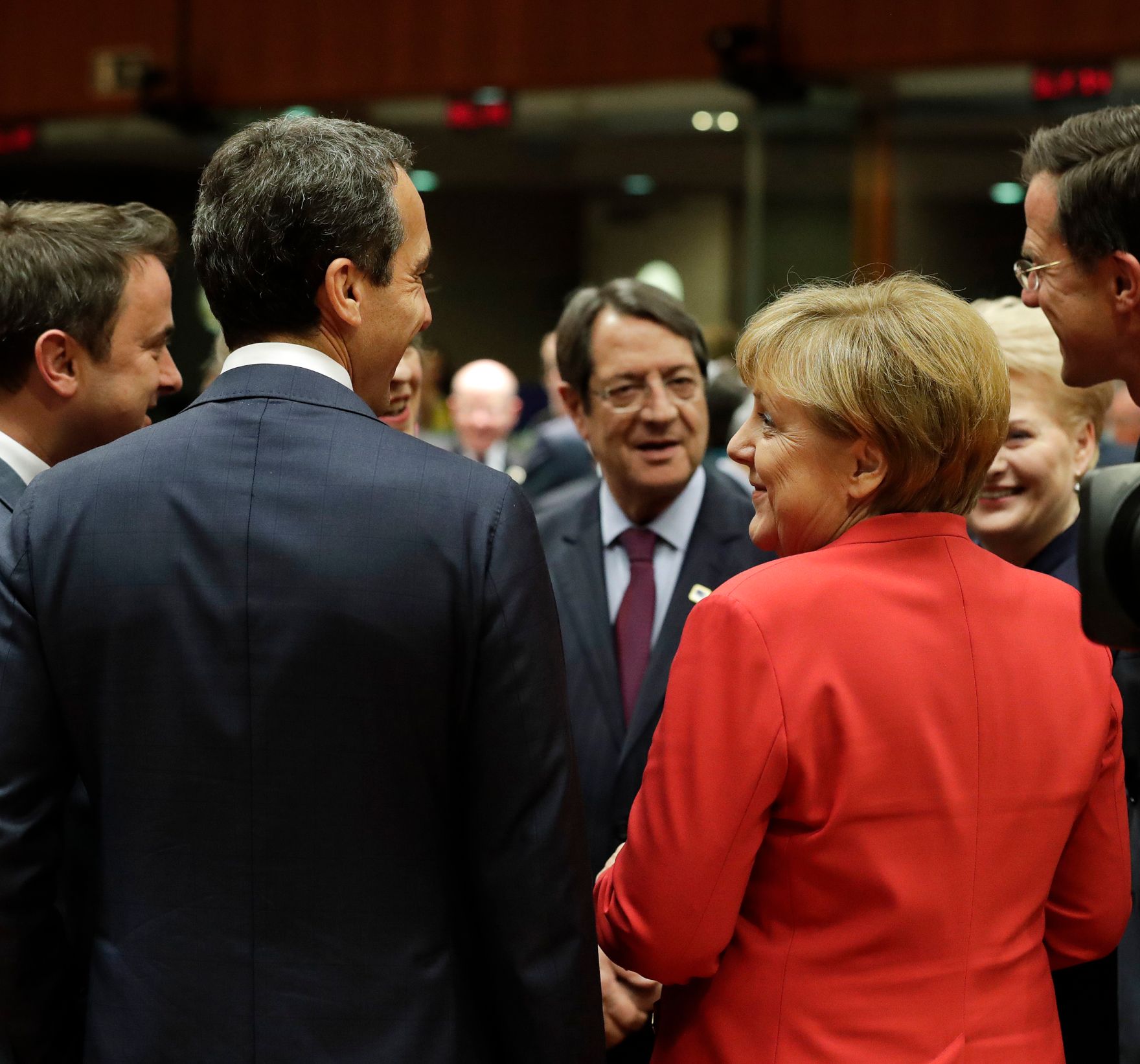 Von 20. bis 21. Oktober 2016 fand in Br&uuml;ssel der Europ&auml;ische Rat der Staats- und Regierungschefs statt. Im Bild Bundeskanzler Christian Kern (l.) mit der deutschen Bundeskanzlerin Angela Merkel (r.).
