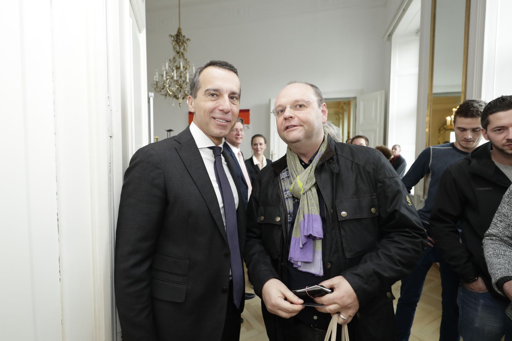 Am 26. Oktober 2016 empfing Bundeskanzler Christian Kern im Rahmen des Nationalfeiertages Besucherinnen und Besucher im Bundeskanzleramt.