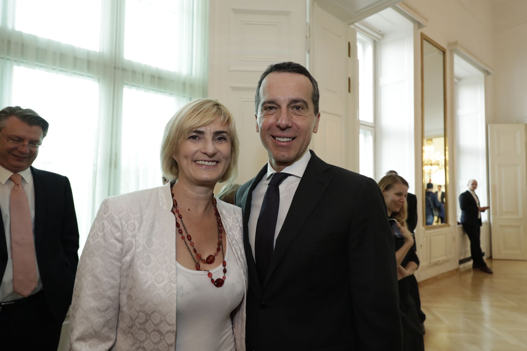 Am 26. Oktober 2016 empfing Bundeskanzler Christian Kern im Rahmen des Nationalfeiertages Besucherinnen und Besucher im Bundeskanzleramt.