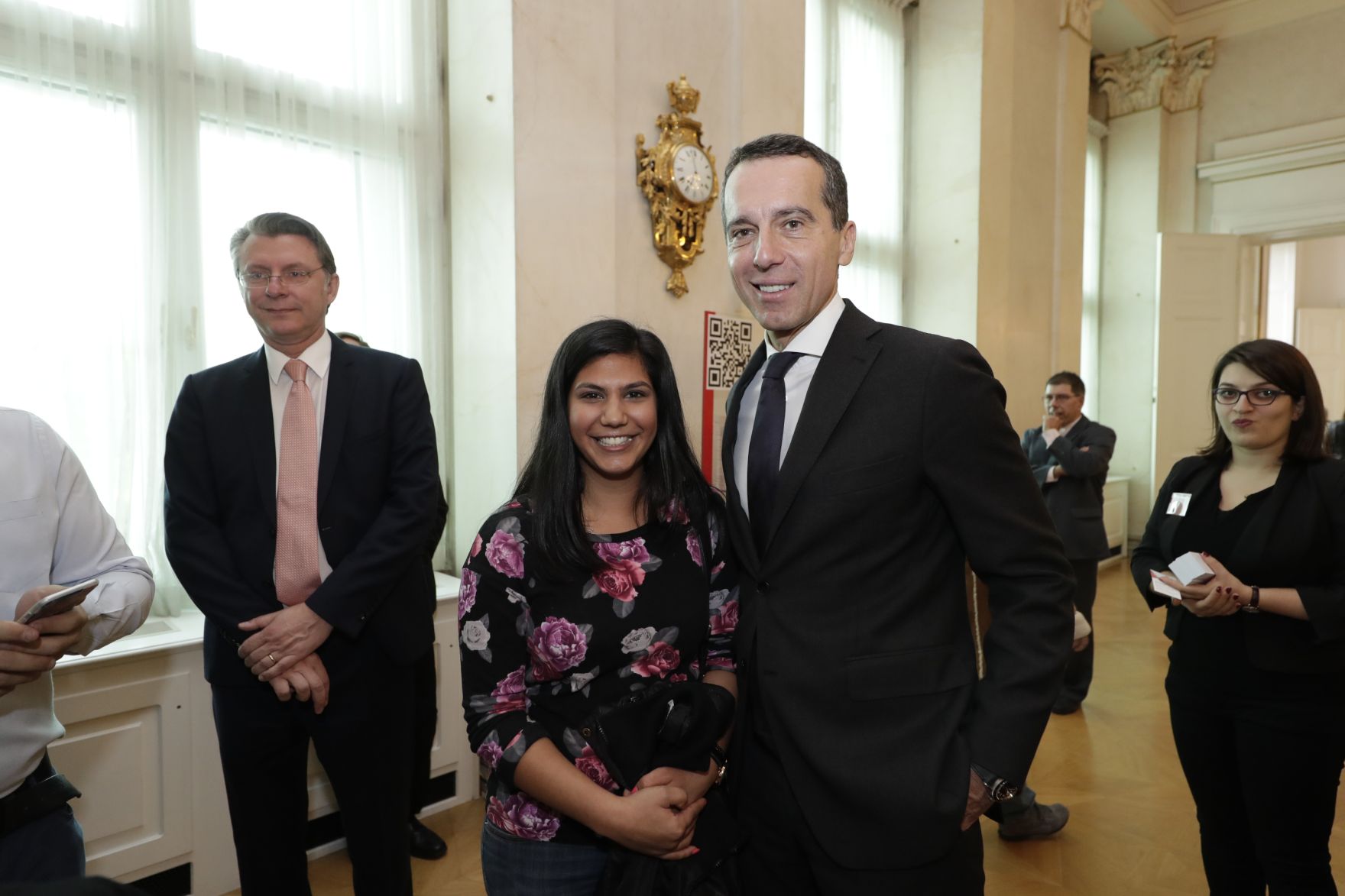Am 26. Oktober 2016 empfing Bundeskanzler Christian Kern im Rahmen des Nationalfeiertages Besucherinnen und Besucher im Bundeskanzleramt.