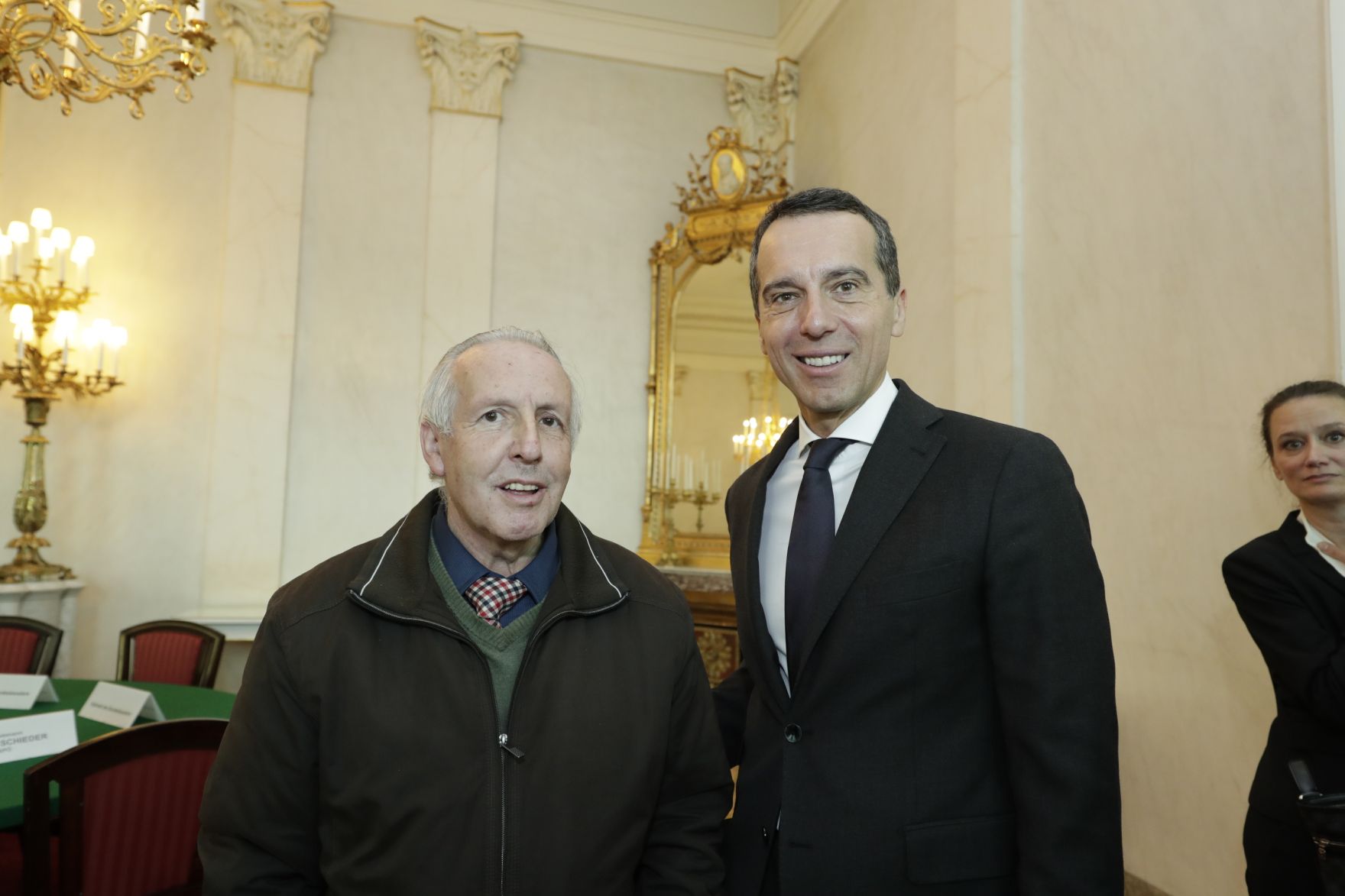 Am 26. Oktober 2016 empfing Bundeskanzler Christian Kern im Rahmen des Nationalfeiertages Besucherinnen und Besucher im Bundeskanzleramt.
