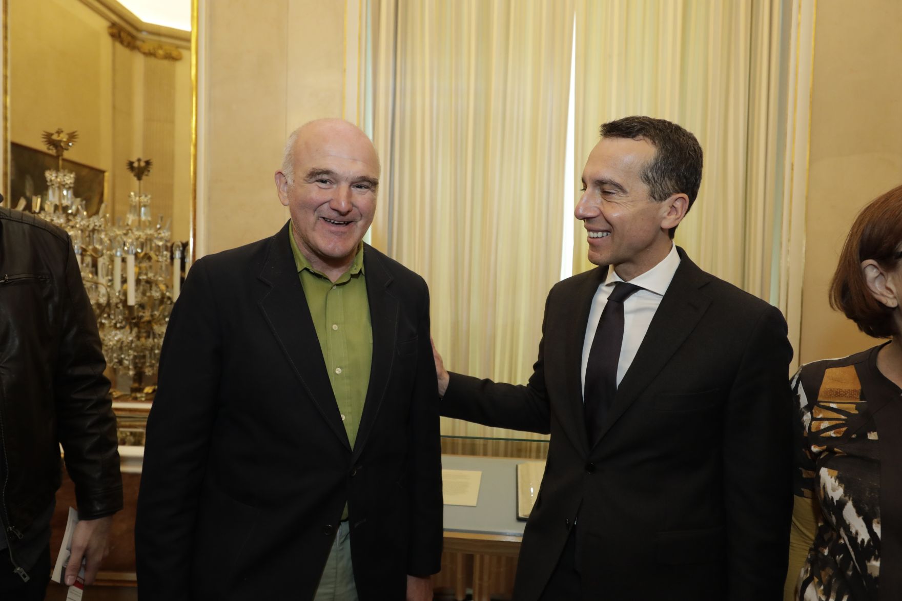 Am 26. Oktober 2016 empfing Bundeskanzler Christian Kern im Rahmen des Nationalfeiertages Besucherinnen und Besucher im Bundeskanzleramt.