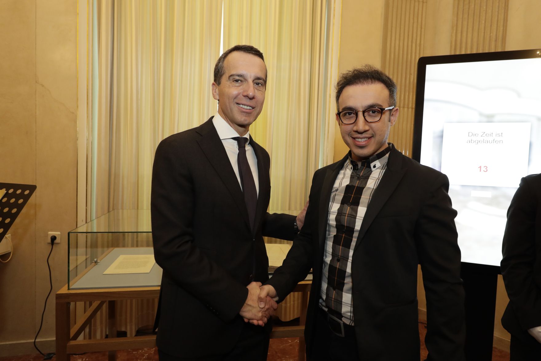 Am 26. Oktober 2016 empfing Bundeskanzler Christian Kern im Rahmen des Nationalfeiertages Besucherinnen und Besucher im Bundeskanzleramt.