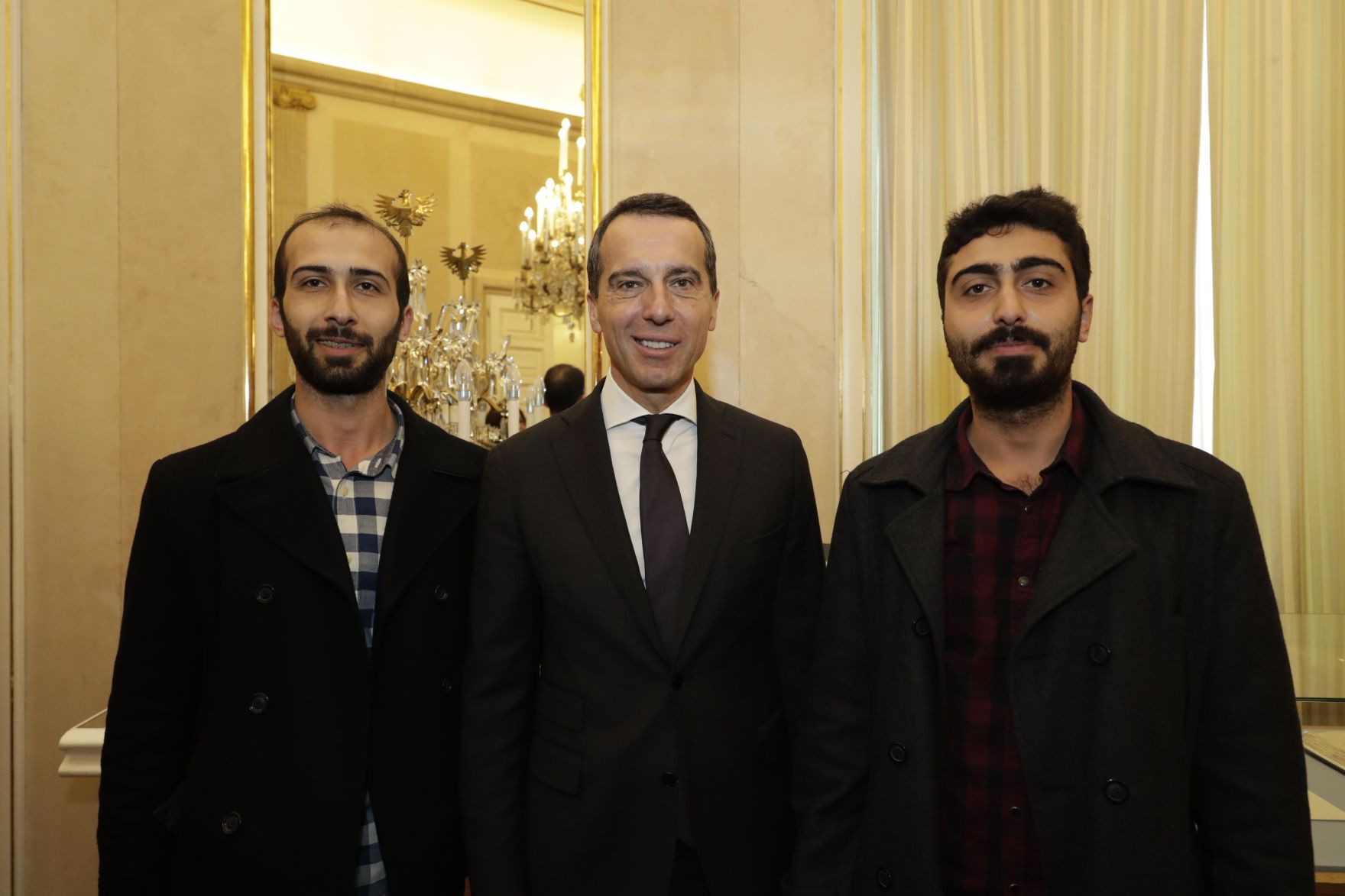 Am 26. Oktober 2016 empfing Bundeskanzler Christian Kern im Rahmen des Nationalfeiertages Besucherinnen und Besucher im Bundeskanzleramt.