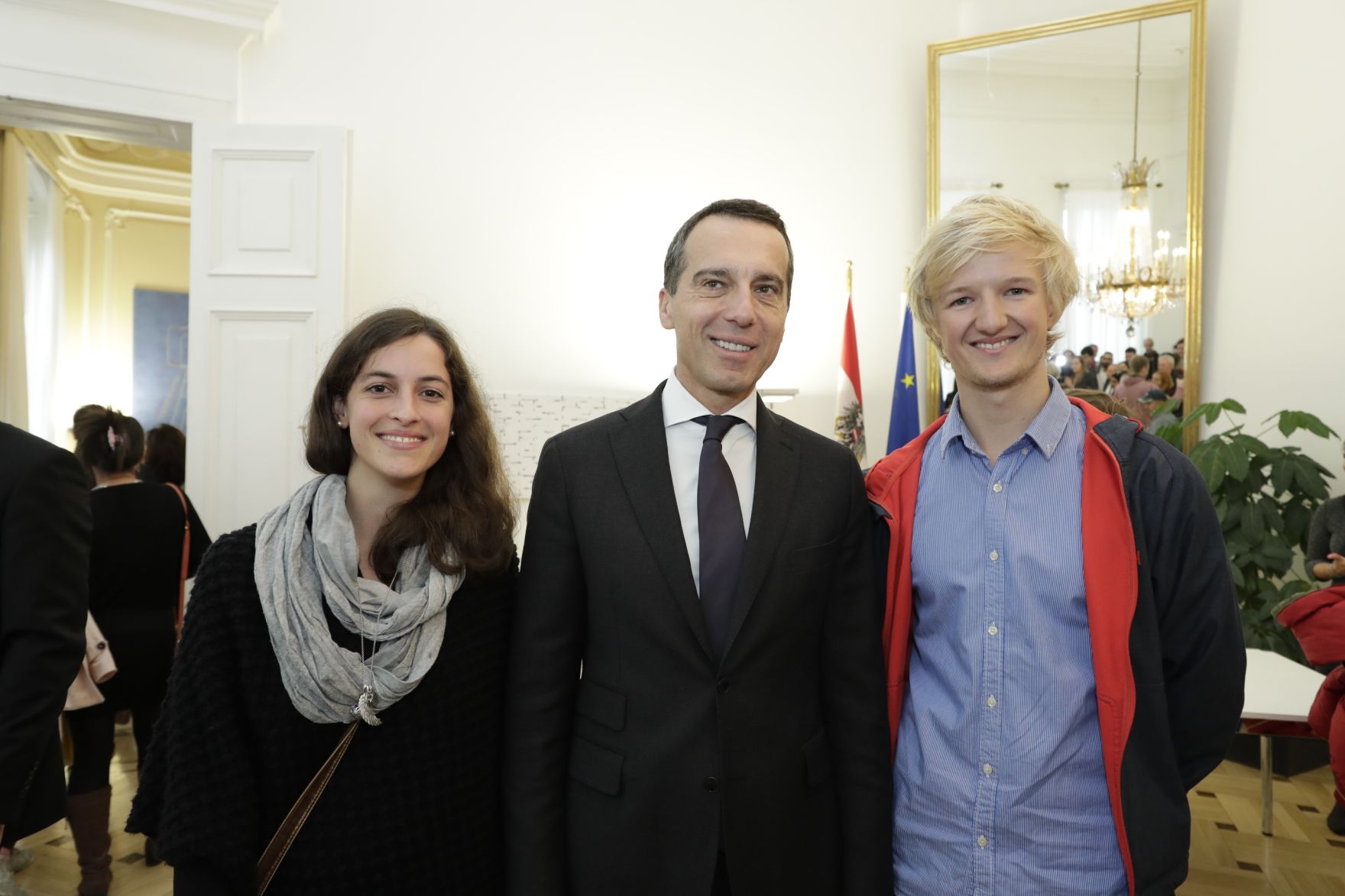 Am 26. Oktober 2016 empfing Bundeskanzler Christian Kern im Rahmen des Nationalfeiertages Besucherinnen und Besucher im Bundeskanzleramt.
