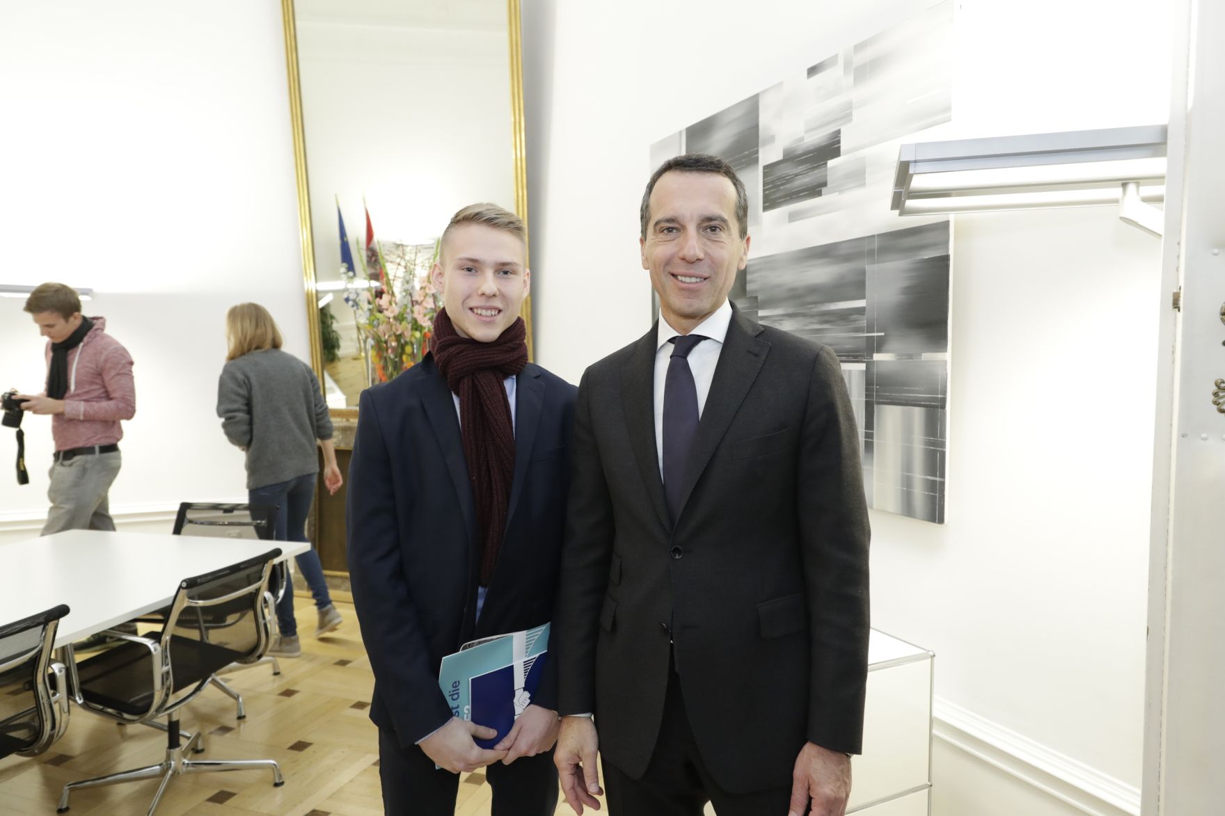 Am 26. Oktober 2016 empfing Bundeskanzler Christian Kern im Rahmen des Nationalfeiertages Besucherinnen und Besucher im Bundeskanzleramt.
