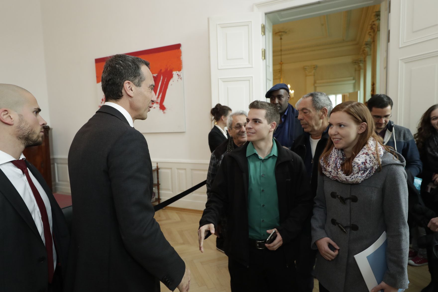 Am 26. Oktober 2016 empfing Bundeskanzler Christian Kern im Rahmen des Nationalfeiertages Besucherinnen und Besucher im Bundeskanzleramt.