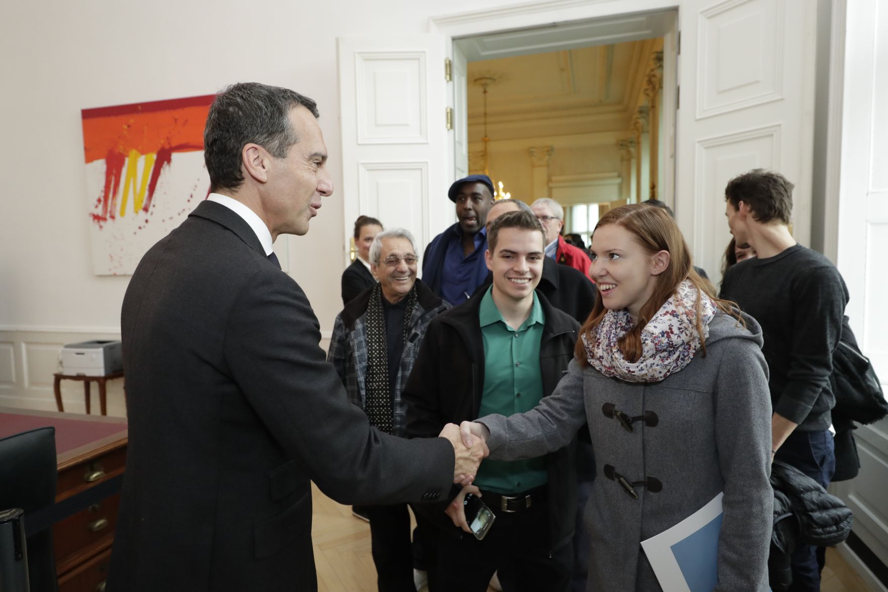 Am 26. Oktober 2016 empfing Bundeskanzler Christian Kern im Rahmen des Nationalfeiertages Besucherinnen und Besucher im Bundeskanzleramt.