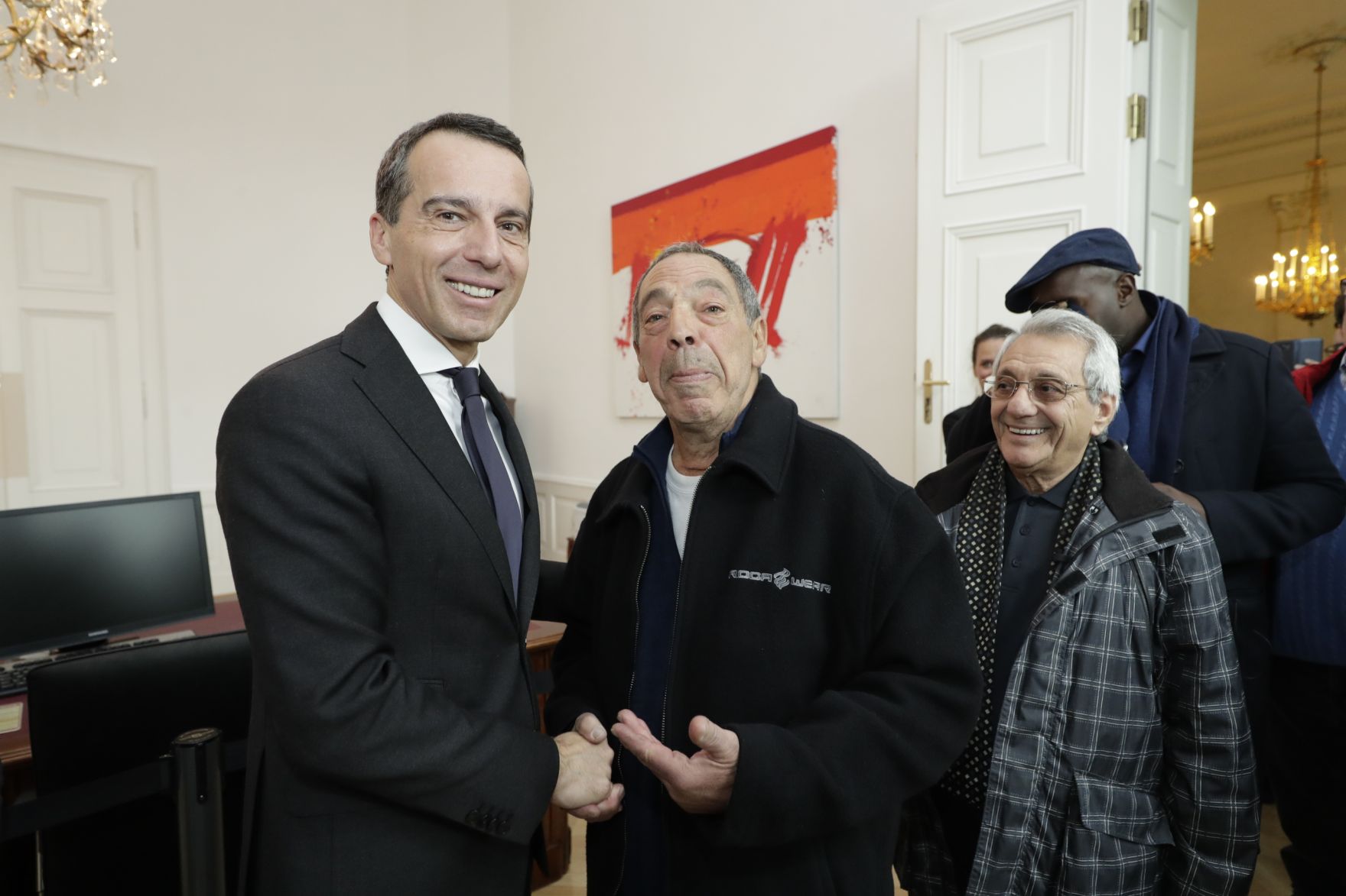 Am 26. Oktober 2016 empfing Bundeskanzler Christian Kern im Rahmen des Nationalfeiertages Besucherinnen und Besucher im Bundeskanzleramt.