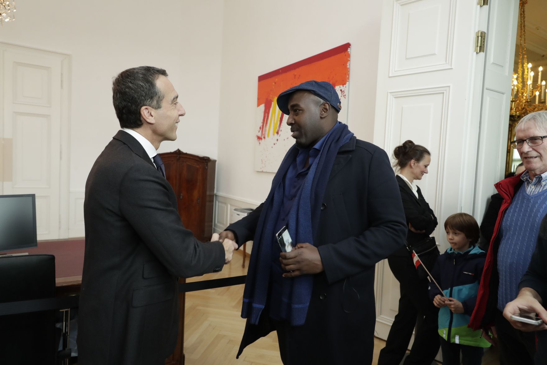 Am 26. Oktober 2016 empfing Bundeskanzler Christian Kern im Rahmen des Nationalfeiertages Besucherinnen und Besucher im Bundeskanzleramt.