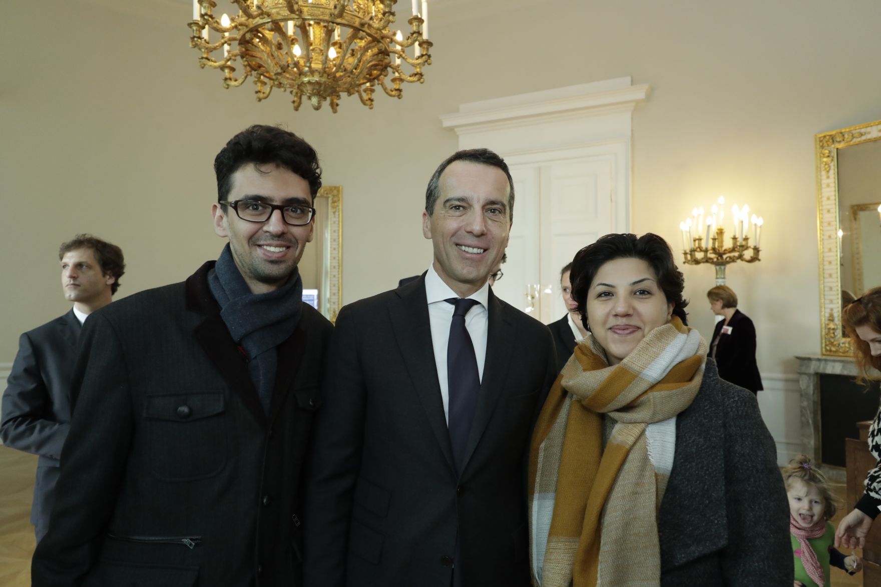 Am 26. Oktober 2016 empfing Bundeskanzler Christian Kern im Rahmen des Nationalfeiertages Besucherinnen und Besucher im Bundeskanzleramt.