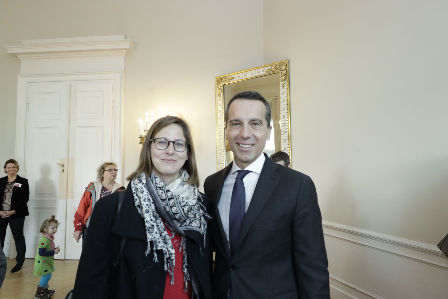 Am 26. Oktober 2016 empfing Bundeskanzler Christian Kern im Rahmen des Nationalfeiertages Besucherinnen und Besucher im Bundeskanzleramt.