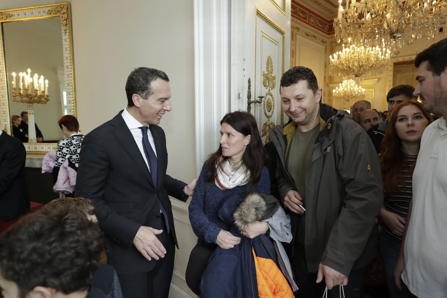 Am 26. Oktober 2016 empfing Bundeskanzler Christian Kern im Rahmen des Nationalfeiertages Besucherinnen und Besucher im Bundeskanzleramt.