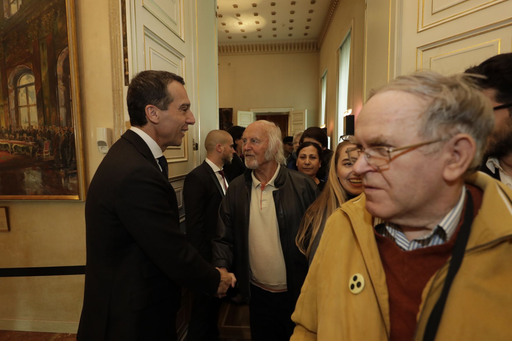 Am 26. Oktober 2016 empfing Bundeskanzler Christian Kern im Rahmen des Nationalfeiertages Besucherinnen und Besucher im Bundeskanzleramt.