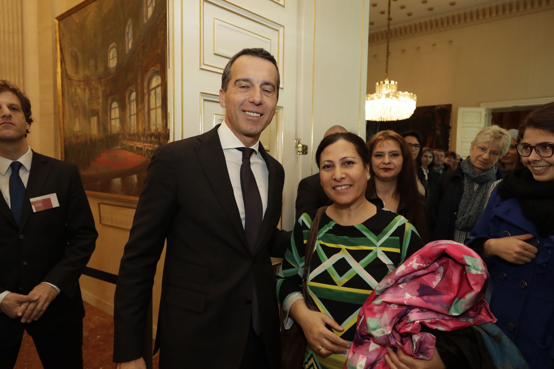 Am 26. Oktober 2016 empfing Bundeskanzler Christian Kern im Rahmen des Nationalfeiertages Besucherinnen und Besucher im Bundeskanzleramt.
