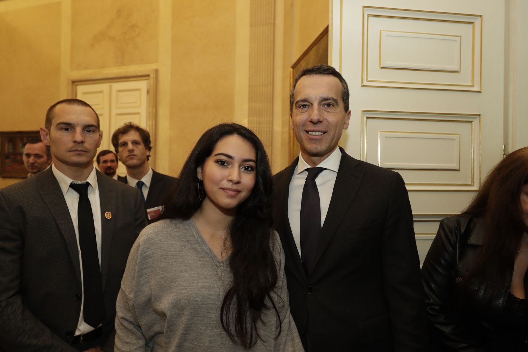 Am 26. Oktober 2016 empfing Bundeskanzler Christian Kern im Rahmen des Nationalfeiertages Besucherinnen und Besucher im Bundeskanzleramt.