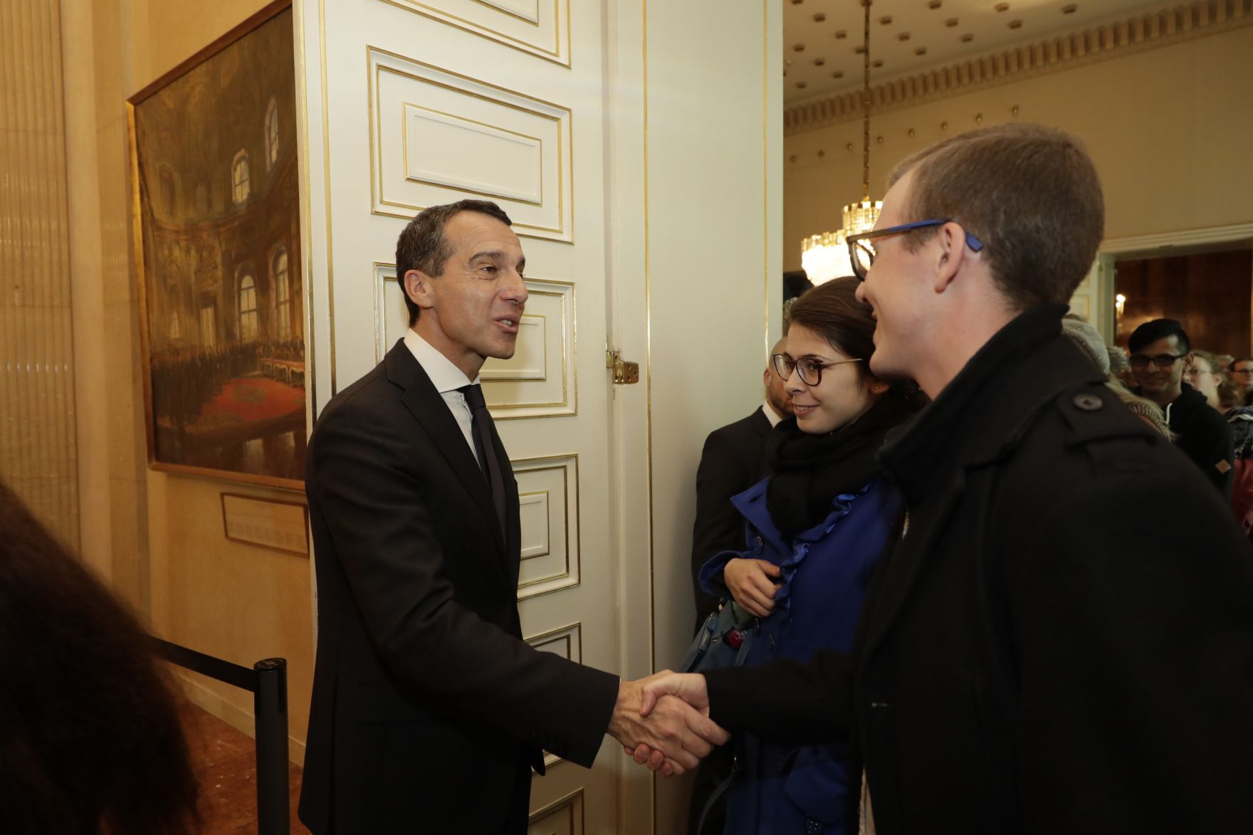Am 26. Oktober 2016 empfing Bundeskanzler Christian Kern im Rahmen des Nationalfeiertages Besucherinnen und Besucher im Bundeskanzleramt.