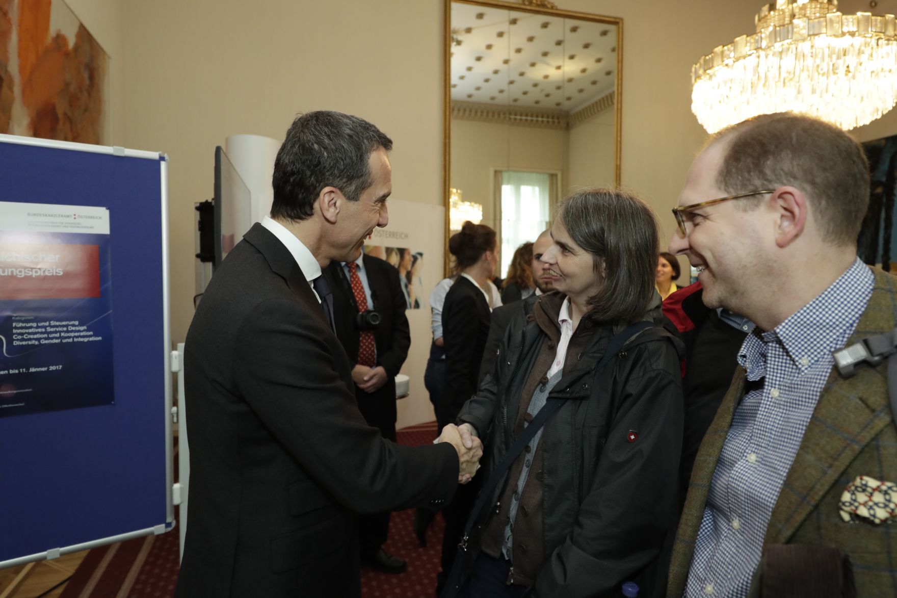 Am 26. Oktober 2016 empfing Bundeskanzler Christian Kern im Rahmen des Nationalfeiertages Besucherinnen und Besucher im Bundeskanzleramt.