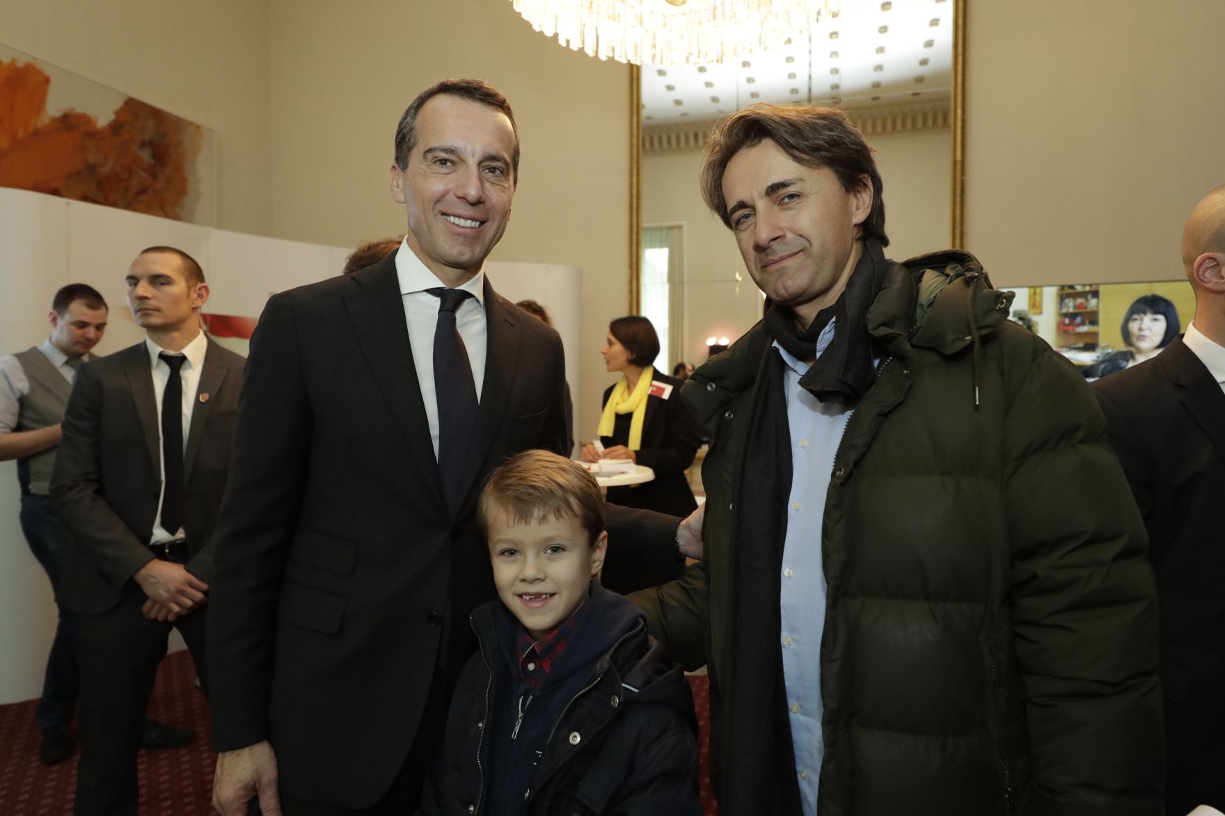 Am 26. Oktober 2016 empfing Bundeskanzler Christian Kern im Rahmen des Nationalfeiertages Besucherinnen und Besucher im Bundeskanzleramt.