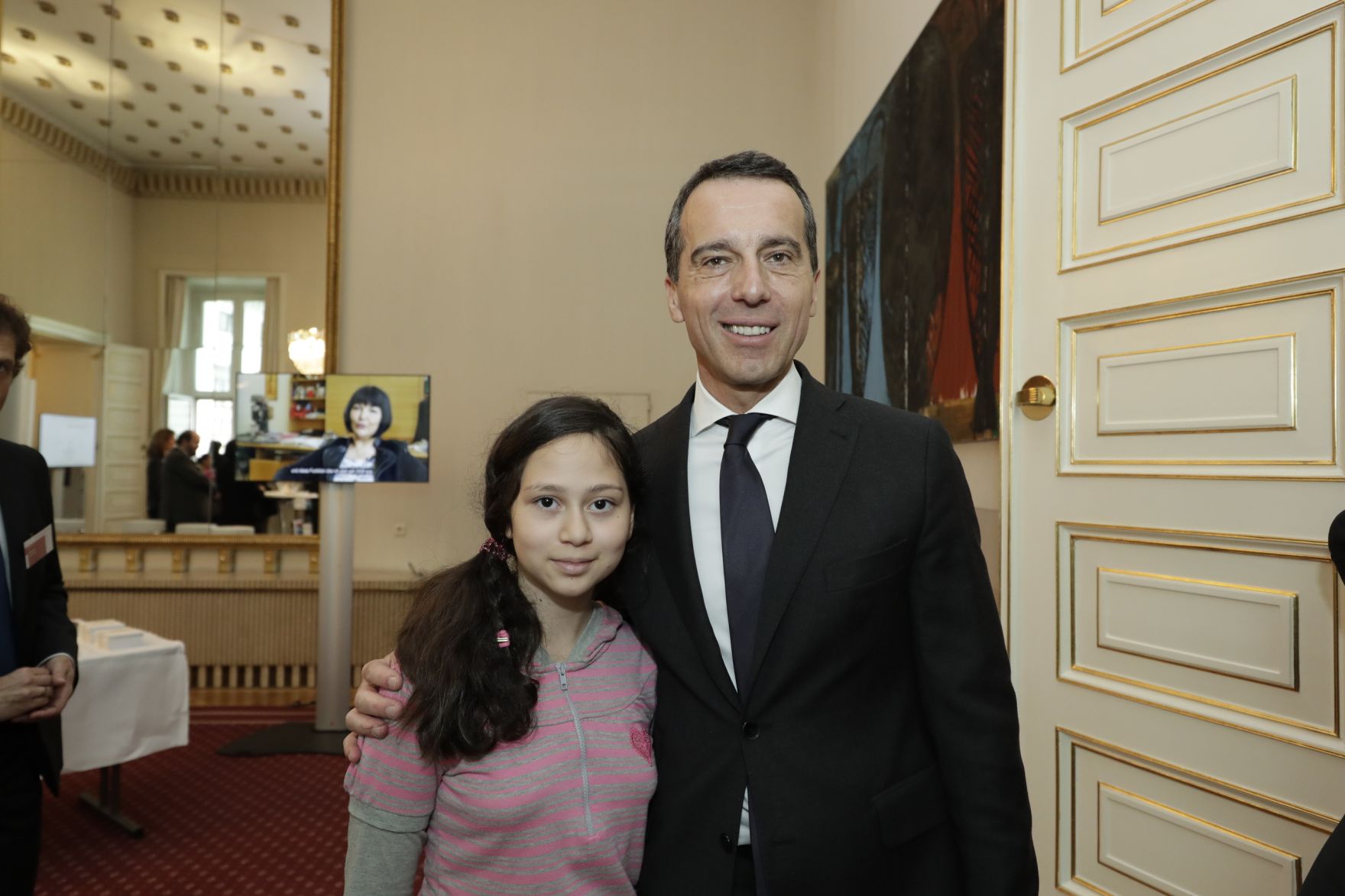 Am 26. Oktober 2016 empfing Bundeskanzler Christian Kern im Rahmen des Nationalfeiertages Besucherinnen und Besucher im Bundeskanzleramt.