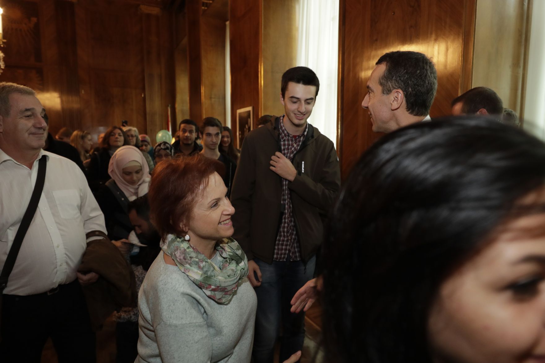 Am 26. Oktober 2016 empfing Bundeskanzler Christian Kern im Rahmen des Nationalfeiertages Besucherinnen und Besucher im Bundeskanzleramt.