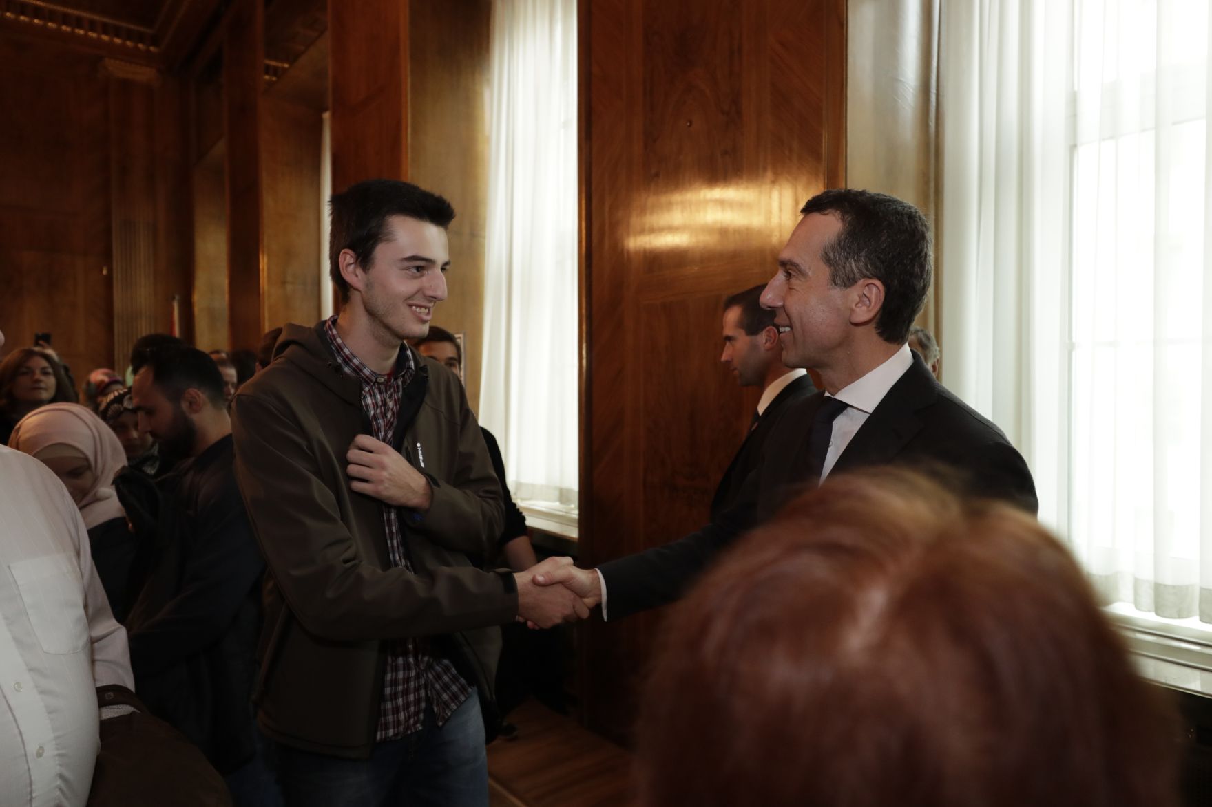 Am 26. Oktober 2016 empfing Bundeskanzler Christian Kern im Rahmen des Nationalfeiertages Besucherinnen und Besucher im Bundeskanzleramt.