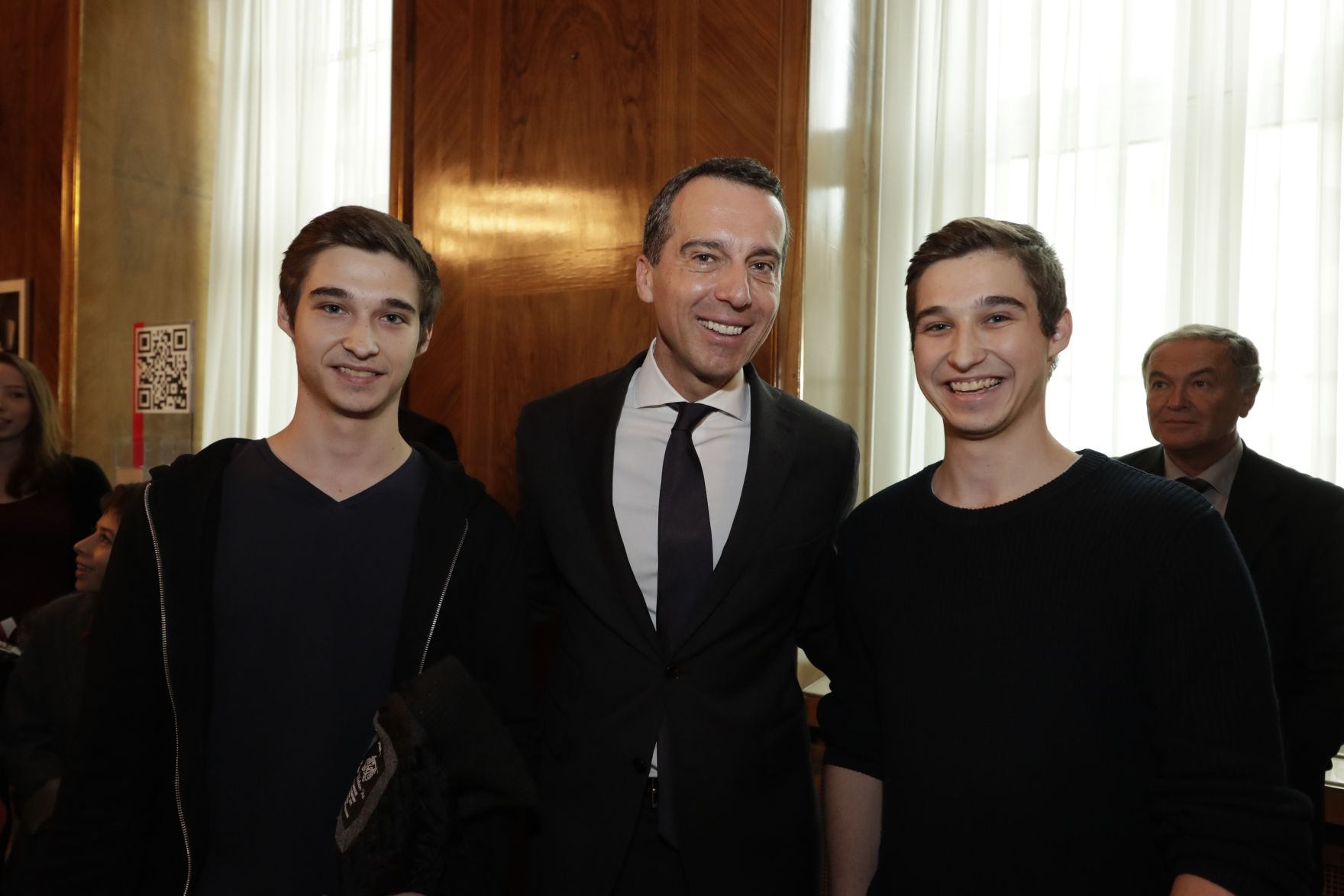 Am 26. Oktober 2016 empfing Bundeskanzler Christian Kern im Rahmen des Nationalfeiertages Besucherinnen und Besucher im Bundeskanzleramt.