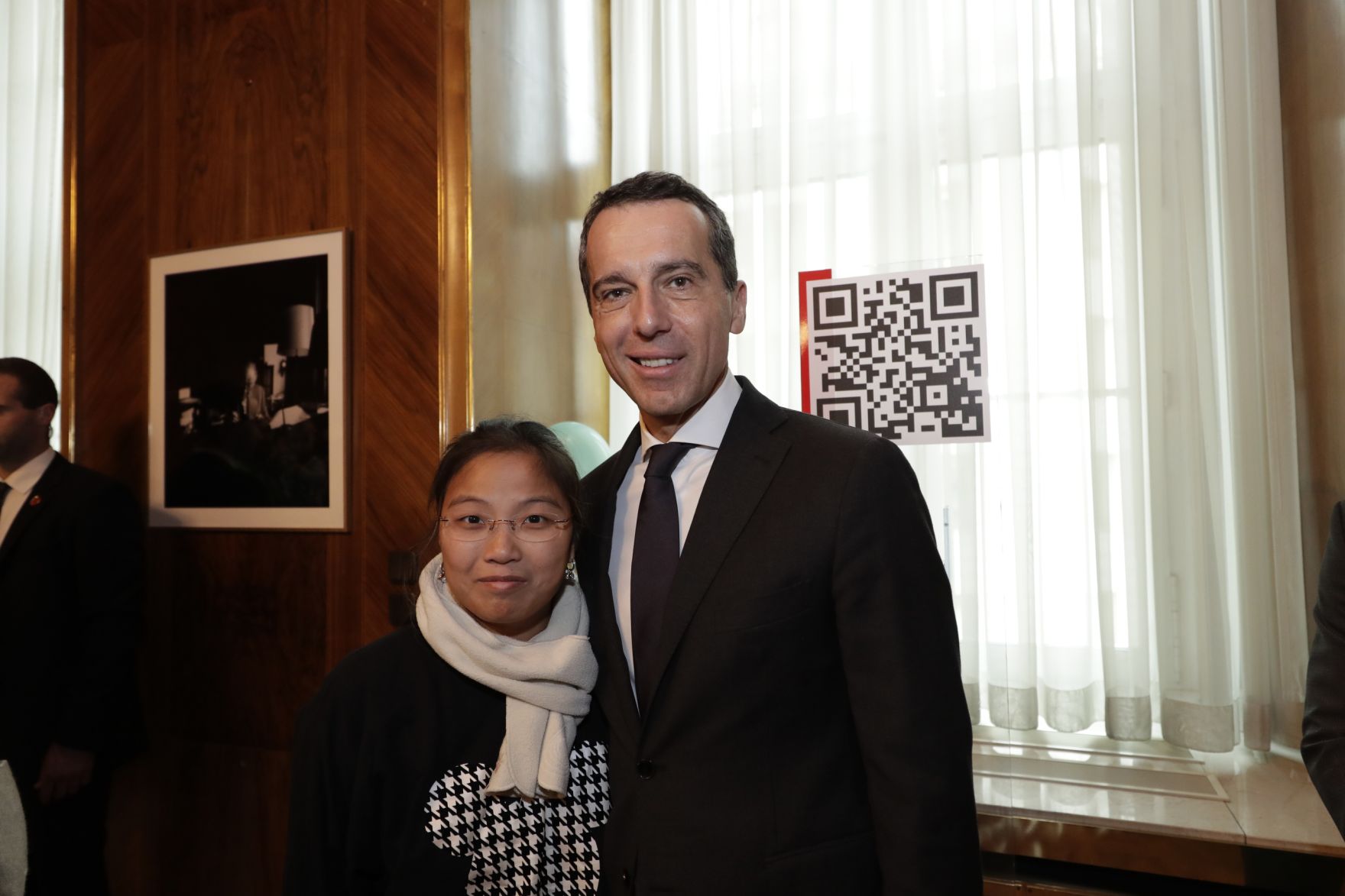 Am 26. Oktober 2016 empfing Bundeskanzler Christian Kern im Rahmen des Nationalfeiertages Besucherinnen und Besucher im Bundeskanzleramt.