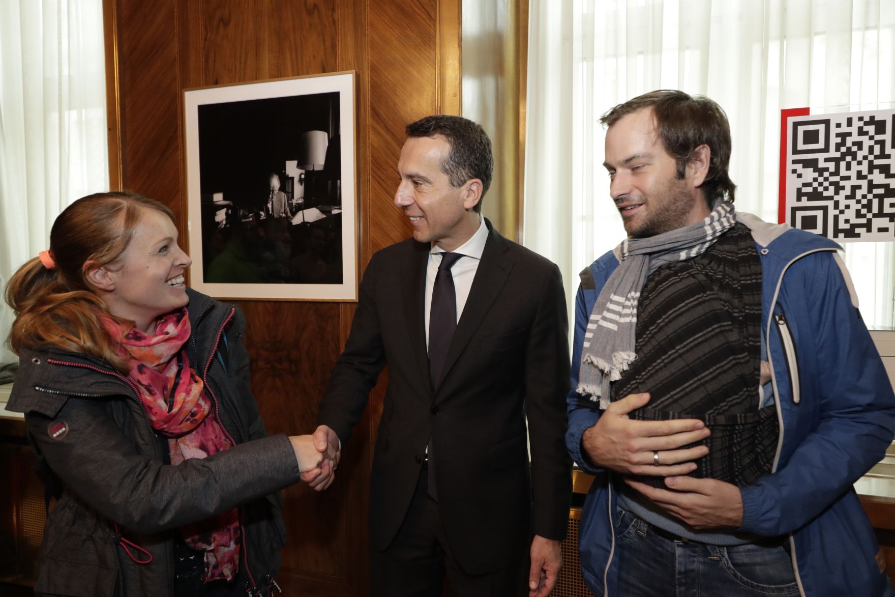 Am 26. Oktober 2016 empfing Bundeskanzler Christian Kern im Rahmen des Nationalfeiertages Besucherinnen und Besucher im Bundeskanzleramt.