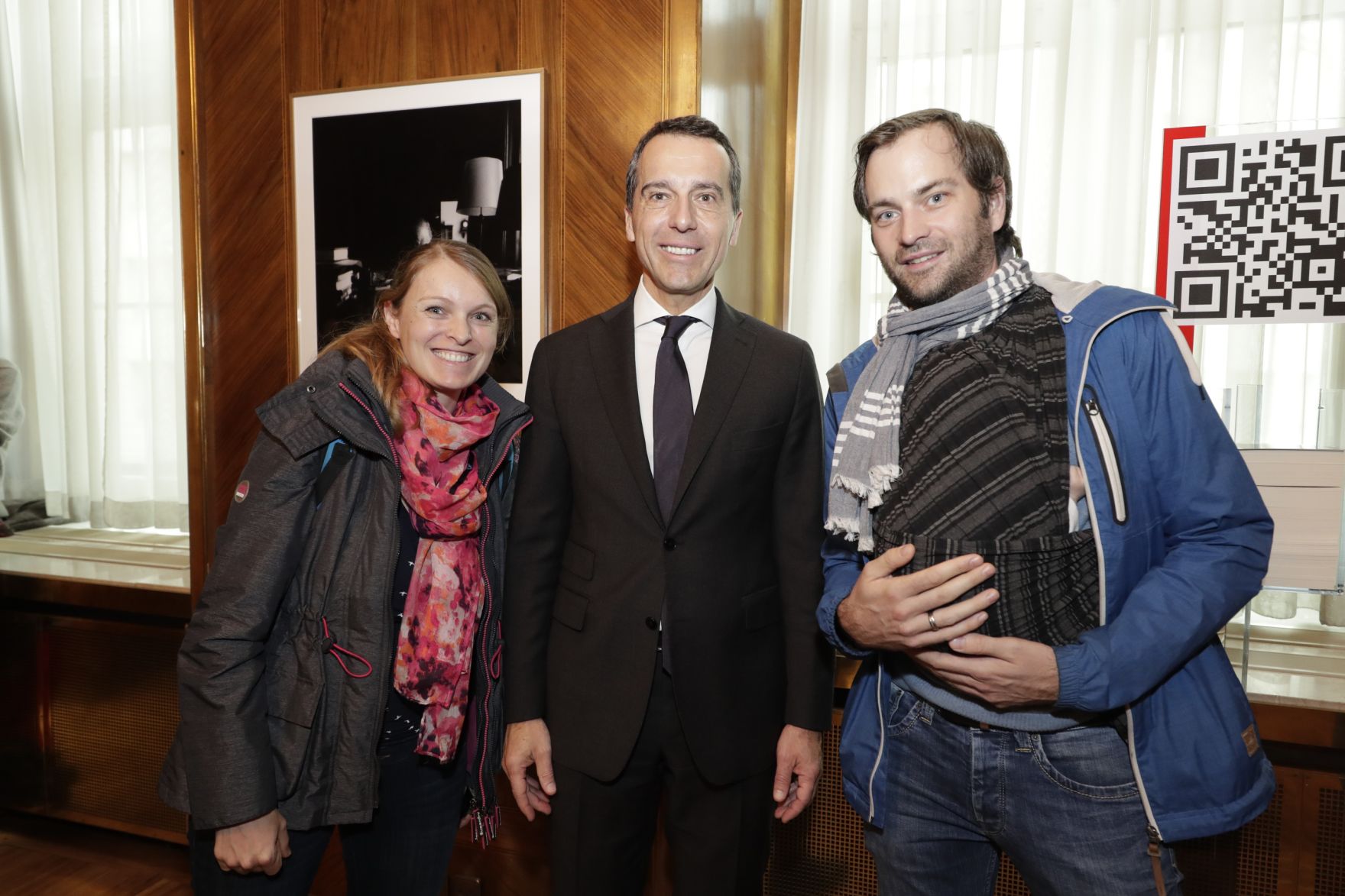 Am 26. Oktober 2016 empfing Bundeskanzler Christian Kern im Rahmen des Nationalfeiertages Besucherinnen und Besucher im Bundeskanzleramt.