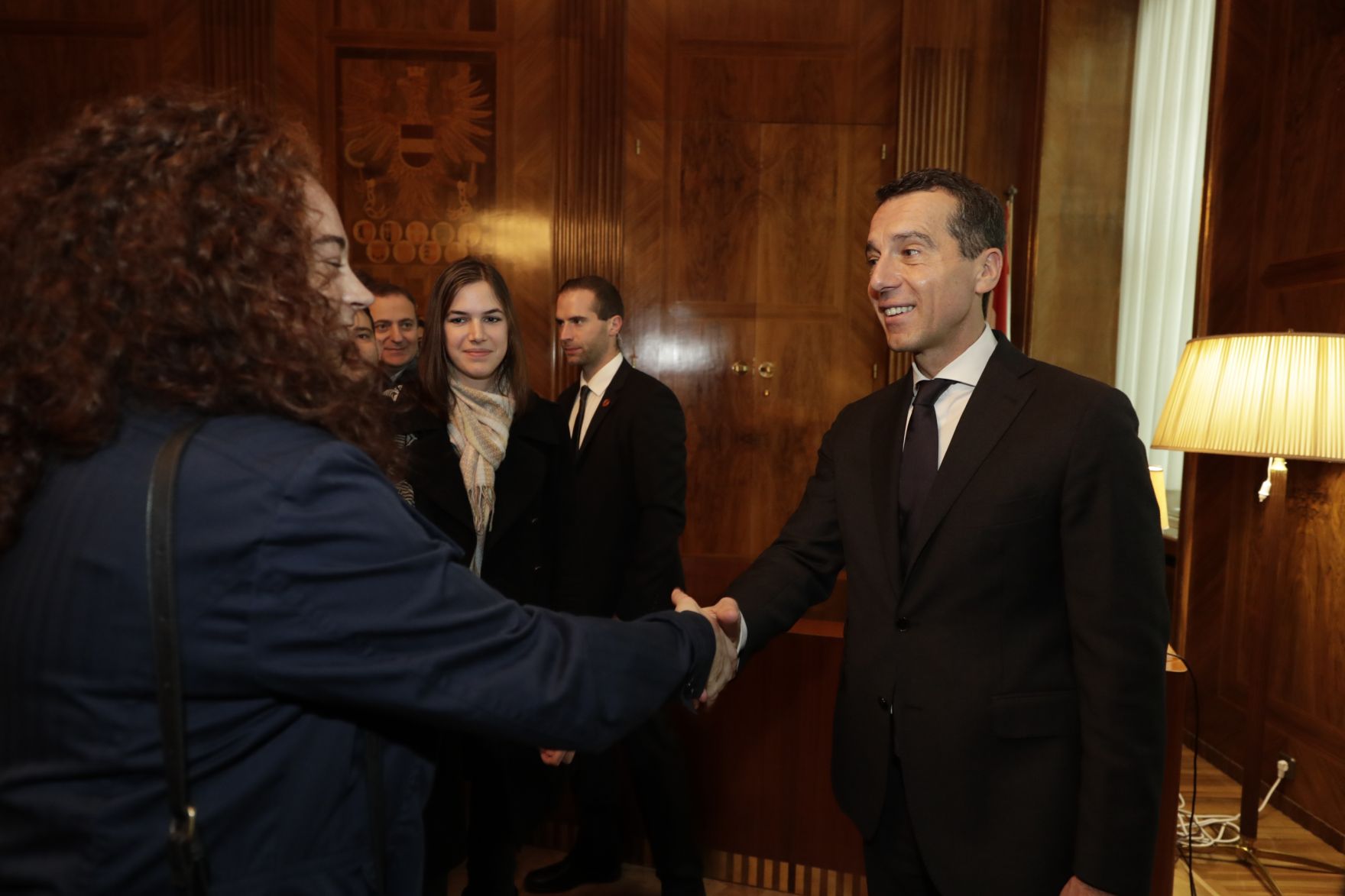 Am 26. Oktober 2016 empfing Bundeskanzler Christian Kern im Rahmen des Nationalfeiertages Besucherinnen und Besucher im Bundeskanzleramt.