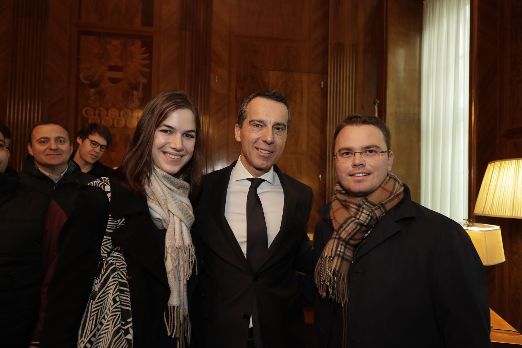 Am 26. Oktober 2016 empfing Bundeskanzler Christian Kern im Rahmen des Nationalfeiertages Besucherinnen und Besucher im Bundeskanzleramt.