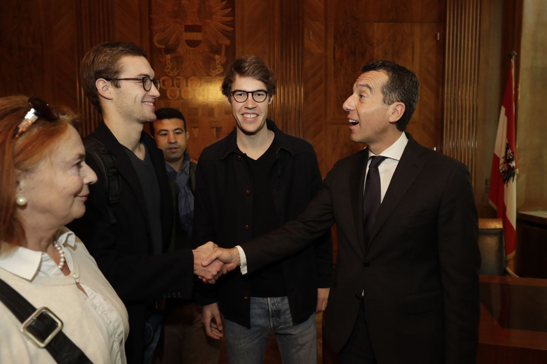 Am 26. Oktober 2016 empfing Bundeskanzler Christian Kern im Rahmen des Nationalfeiertages Besucherinnen und Besucher im Bundeskanzleramt.
