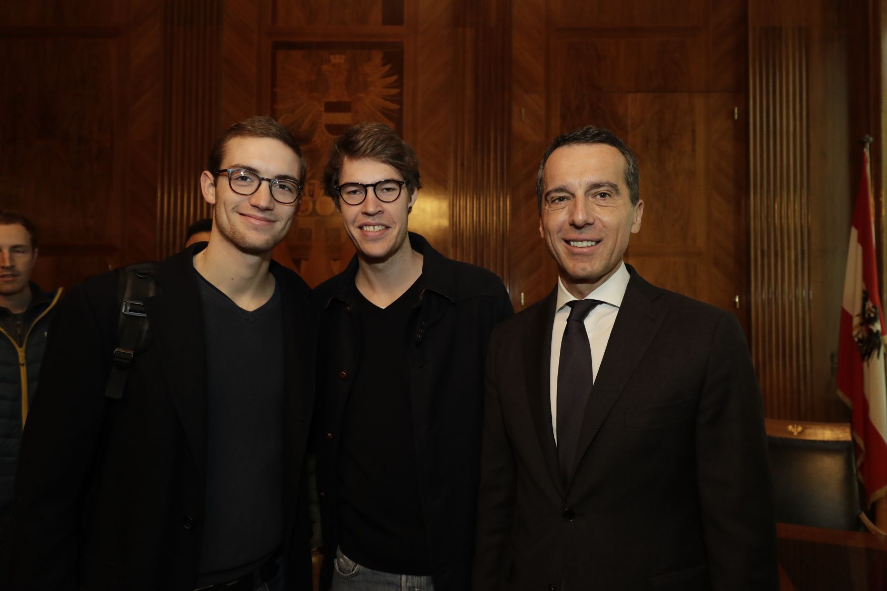 Am 26. Oktober 2016 empfing Bundeskanzler Christian Kern im Rahmen des Nationalfeiertages Besucherinnen und Besucher im Bundeskanzleramt.