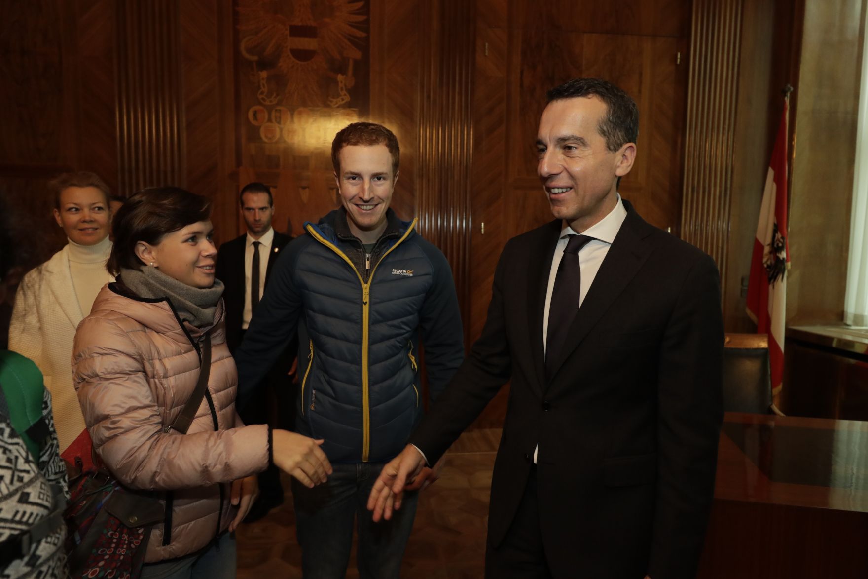 Am 26. Oktober 2016 empfing Bundeskanzler Christian Kern im Rahmen des Nationalfeiertages Besucherinnen und Besucher im Bundeskanzleramt.