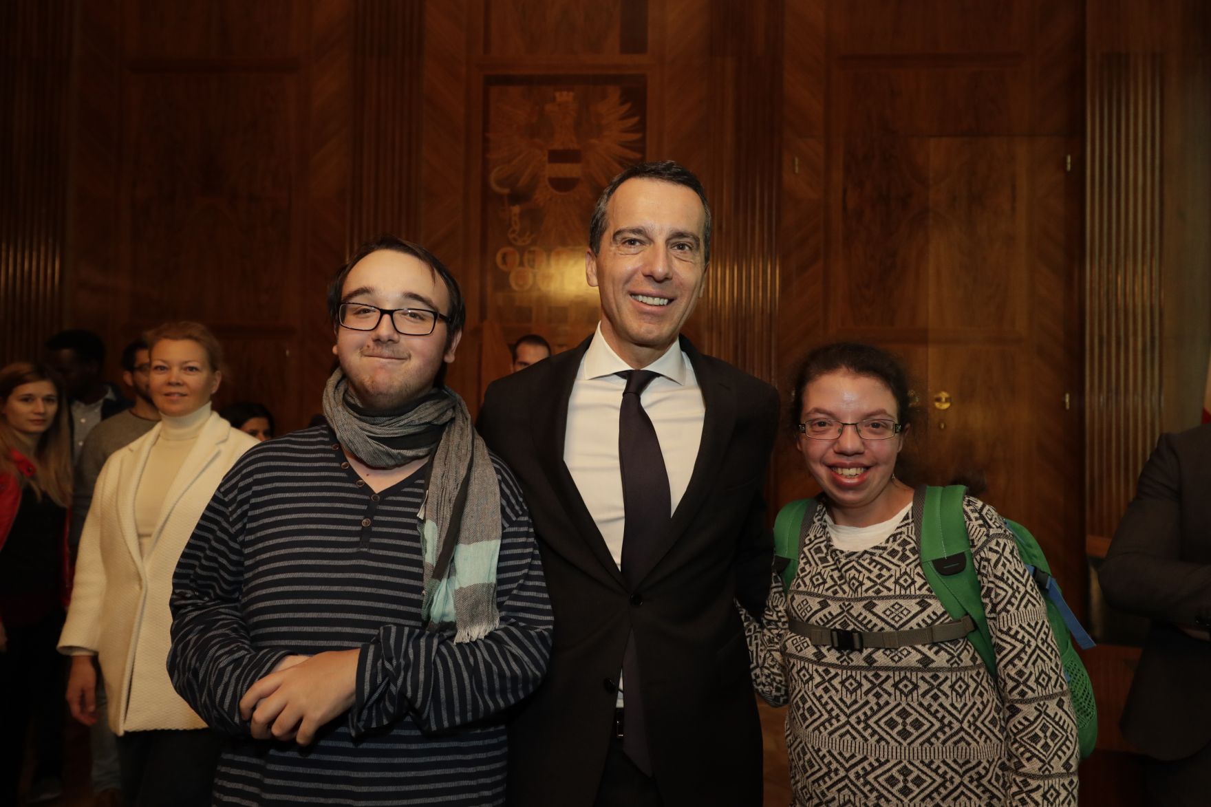 Am 26. Oktober 2016 empfing Bundeskanzler Christian Kern im Rahmen des Nationalfeiertages Besucherinnen und Besucher im Bundeskanzleramt.