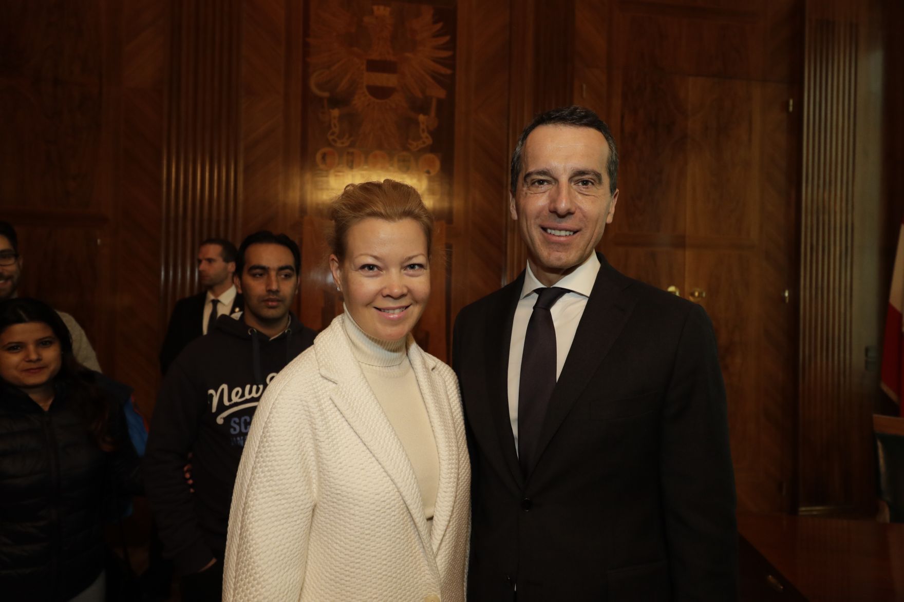 Am 26. Oktober 2016 empfing Bundeskanzler Christian Kern im Rahmen des Nationalfeiertages Besucherinnen und Besucher im Bundeskanzleramt.