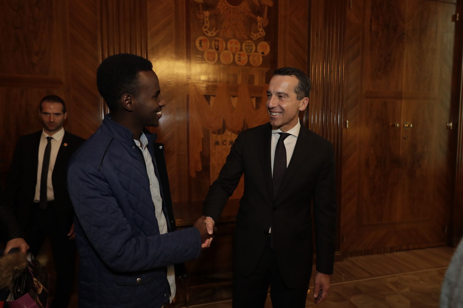 Am 26. Oktober 2016 empfing Bundeskanzler Christian Kern im Rahmen des Nationalfeiertages Besucherinnen und Besucher im Bundeskanzleramt.
