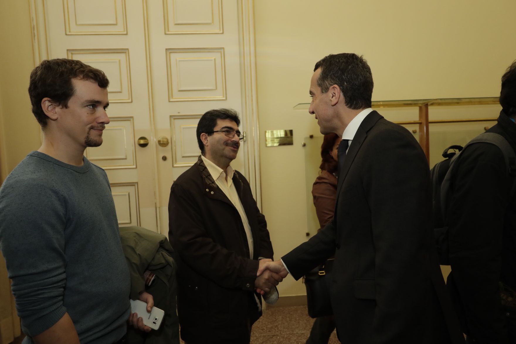 Am 26. Oktober 2016 empfing Bundeskanzler Christian Kern im Rahmen des Nationalfeiertages Besucherinnen und Besucher im Bundeskanzleramt.
