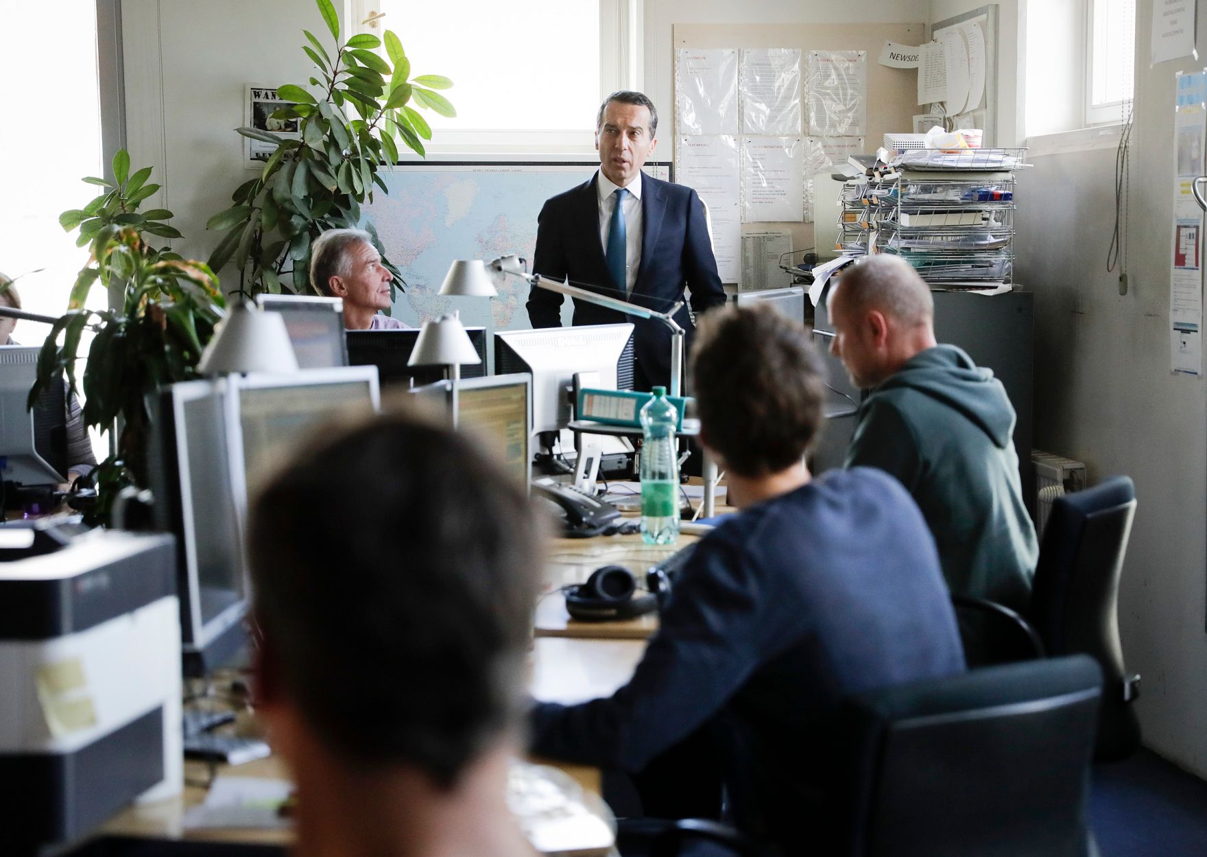 Am 3. November 2016 besuchte Bundeskanzler Christian Kern die ORF-Radioinformation im Funkhaus.