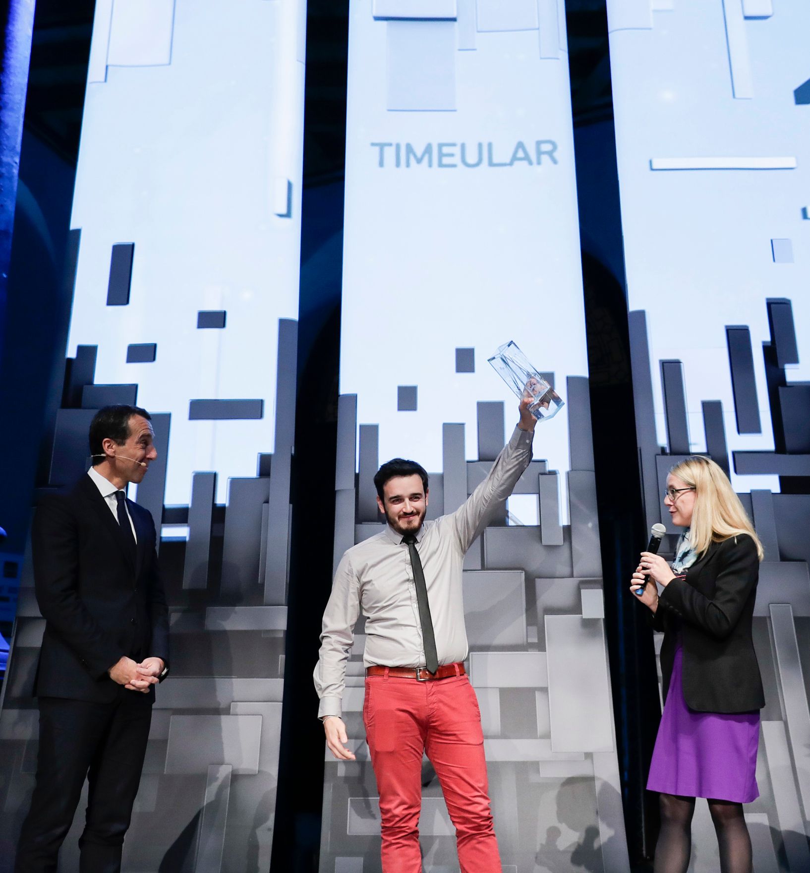 Am 10. November 2016 er&ouml;ffnete Bundeskanzler Christian Kern (l.) den futurezone Award 2016.